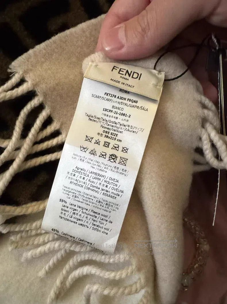 Fendi Fendi size 38*215 cm White double old flower pocket cashmer Size ONE SIZE - 3 Thumbnail