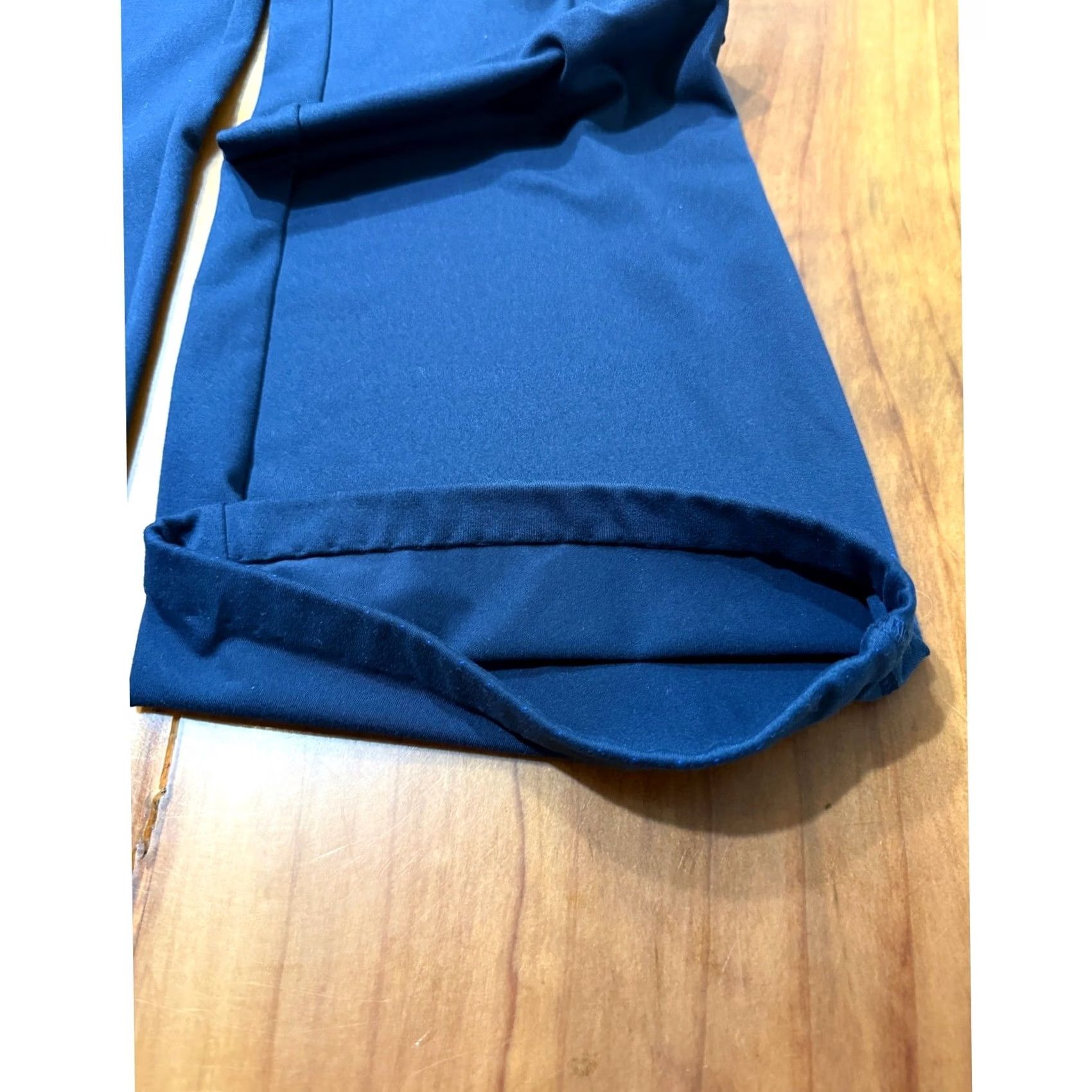 Old Navy VINTAGE Old Navy Flare Wide Leg Pants Jeans Large? Small? Actually S Waist 29 Inseam 31.5 Blue Modern Low Rise Everyday Womens Size 28" / US 6 / IT 42 - 3 Thumbnail
