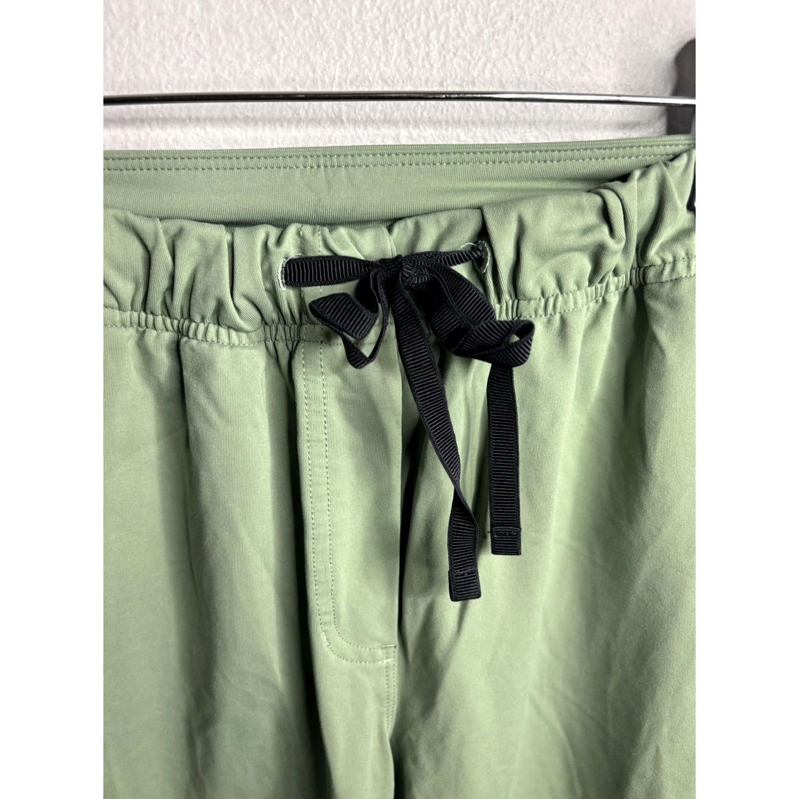 Lululemon Lululemon Pants Womens Jogger Tapered Lightweight Green Drawstring Pockets Size 2 Size 26" / US 2 / IT 38 - 3 Thumbnail