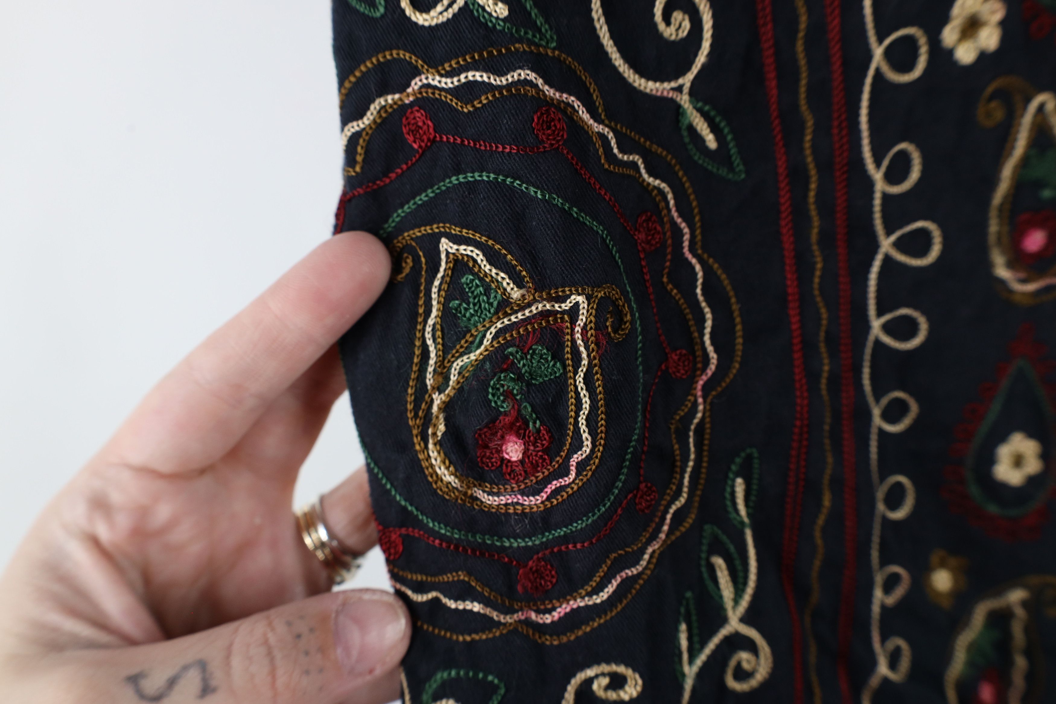 Vintage Vintage 90s Streetwear Embroidered Paisley Vest Jacket Size L / US 10 / IT 46 - 6 Thumbnail