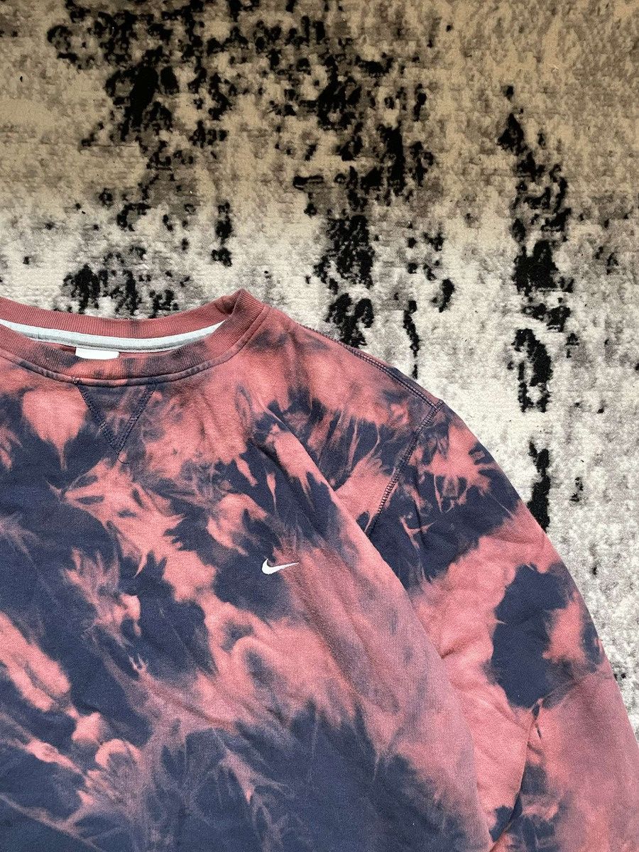 Nike × Vintage Vintage Nike Sweatshirt Tie Dye Oversized Small Logo Size US XL / EU 56 / 4 - 4 Thumbnail