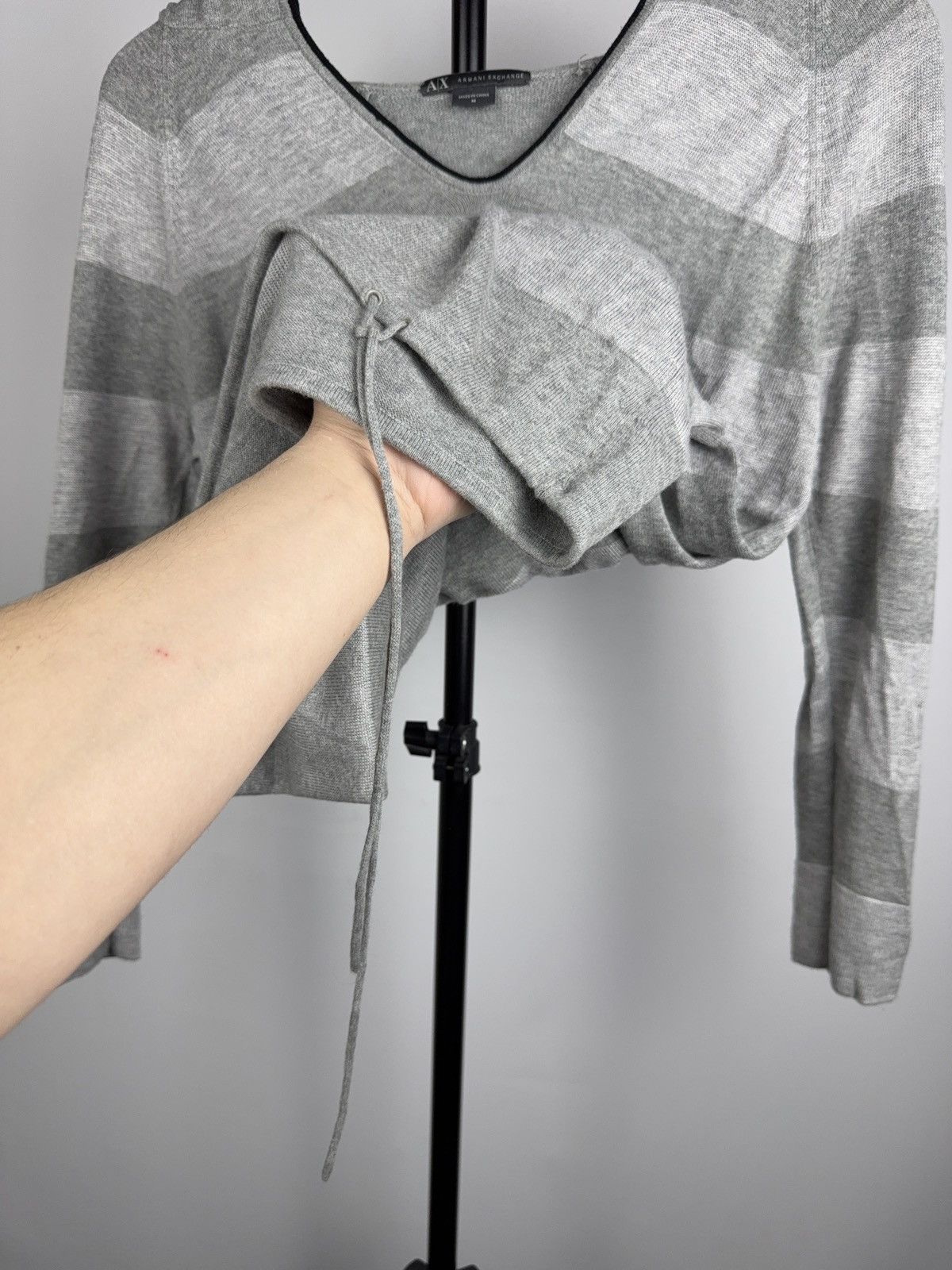 Armani Exchange Luxury Armani Exchange AX V Neck Knit Grey Logo Sweater M Size M / US 6-8 / IT 42-44 - 6 Thumbnail