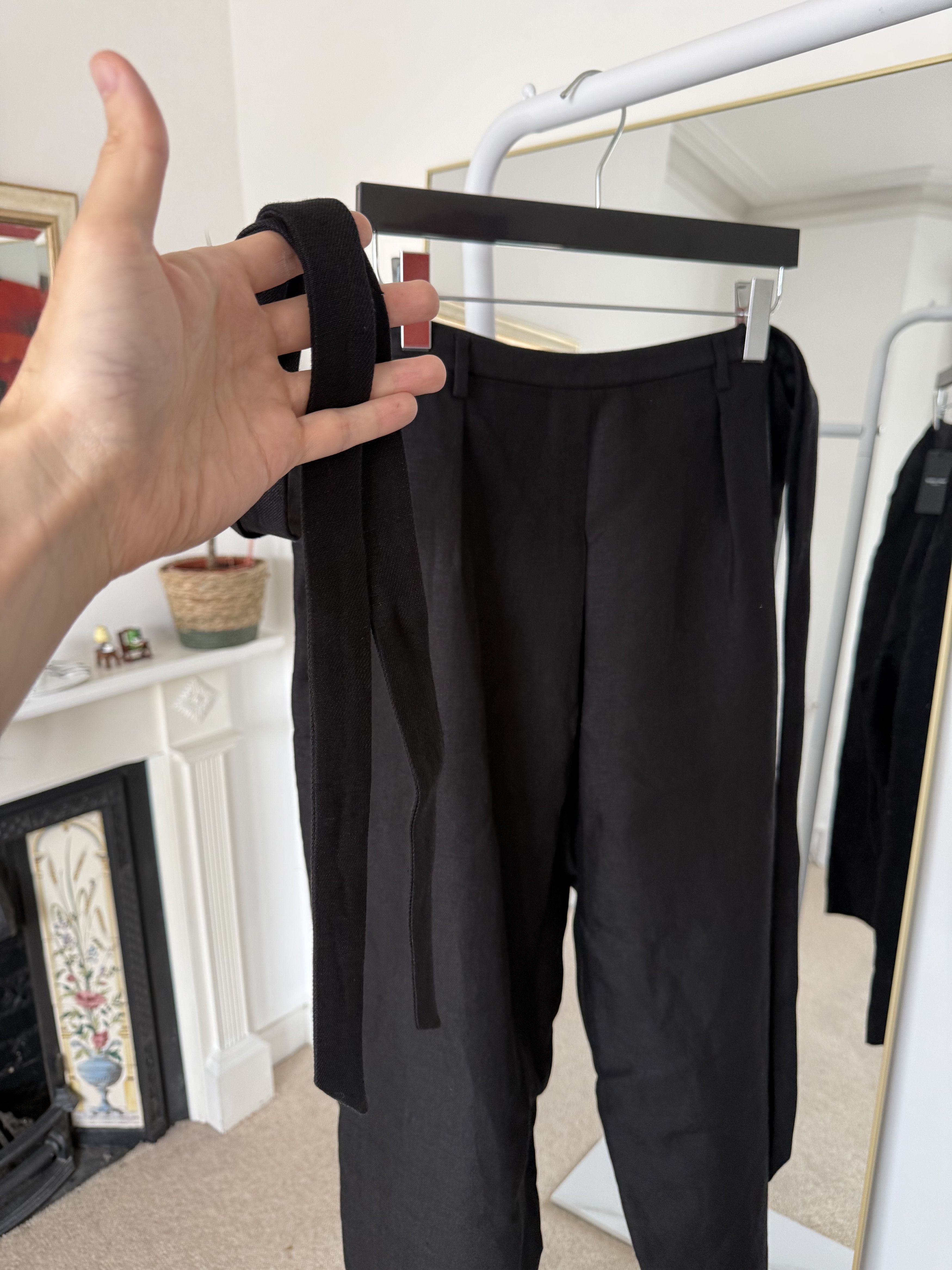 Saint Laurent Paris FW21' Saint Laurent Cropped Hakama-Pleat Tied pants Size US 36 / EU 52 - 5 Thumbnail