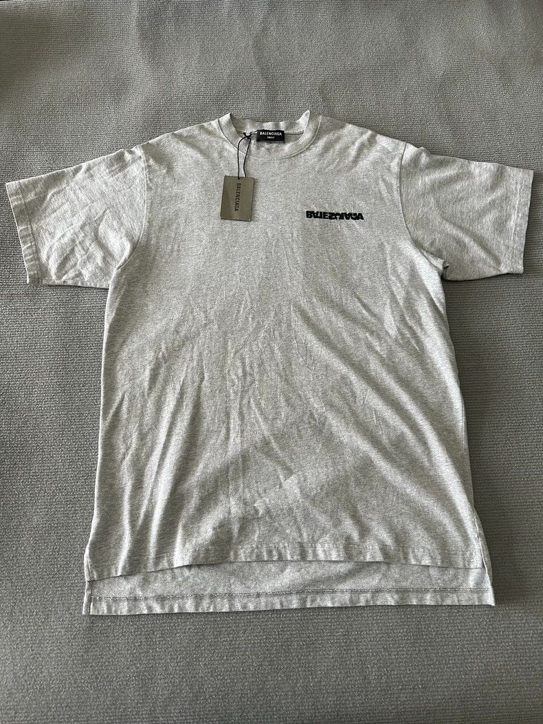 Balenciaga Balenciaga Reversed Logo Embroidered Short-Sleeve T-Shirt - dmc Size US XXL / EU 58 / 5 - 1 Thumbnail