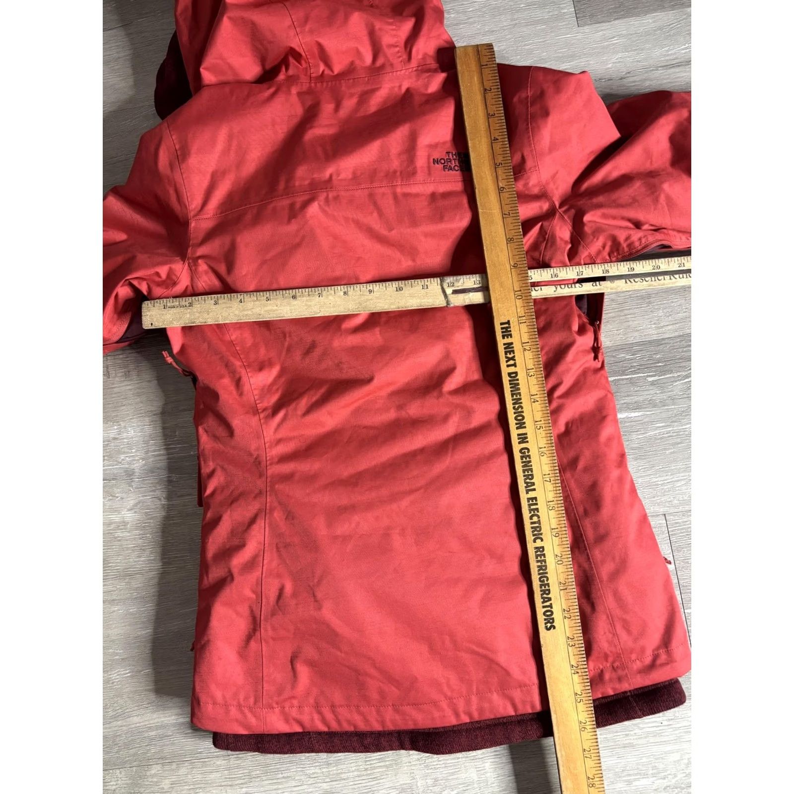The North Face VINTAGE The North Face Jacket Womens Small Red DryVent 3-in-1 Hooded Waterproof Raincoat Size S / US 4 / IT 40 - 7 Thumbnail