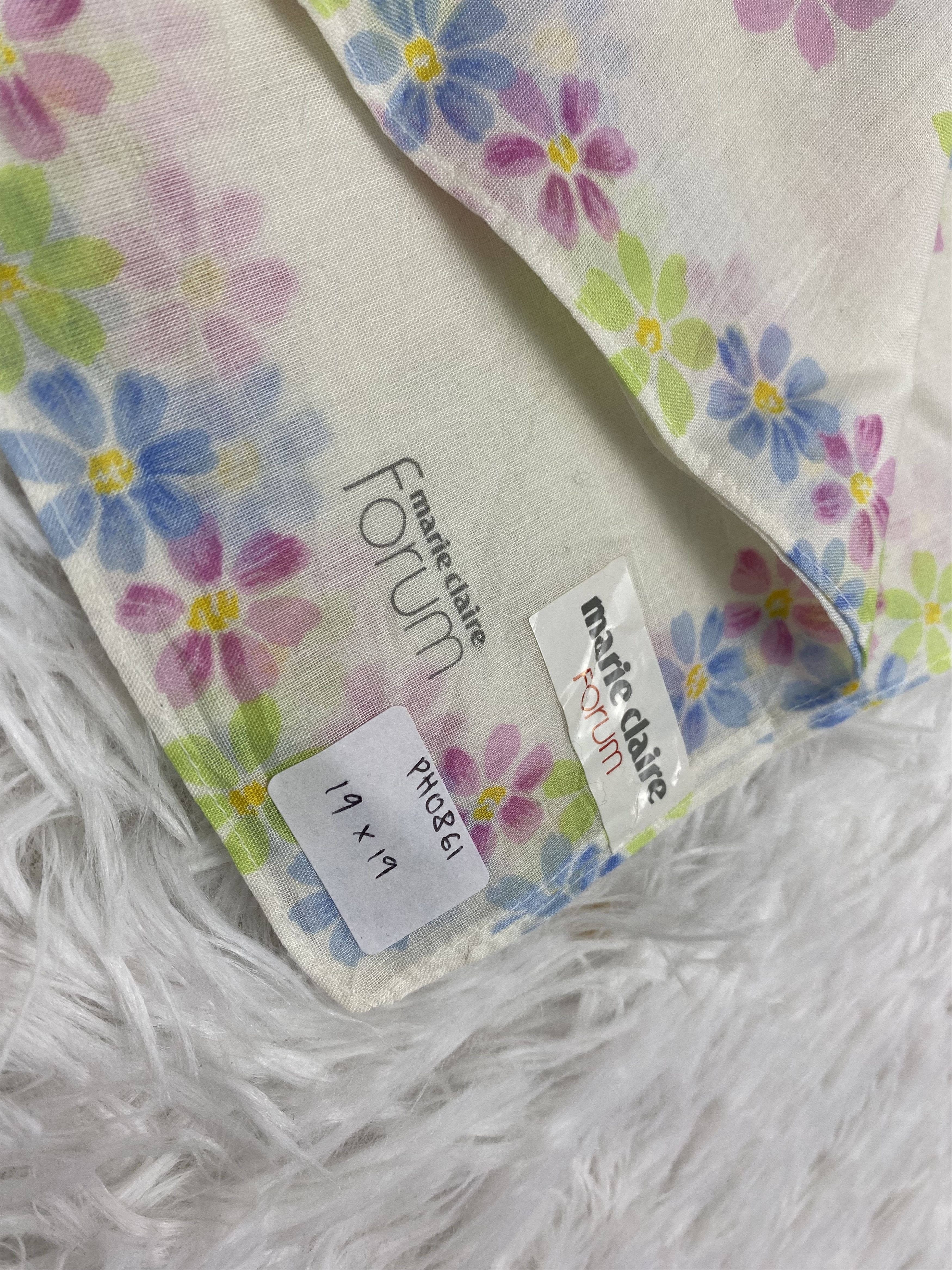 Designer × Vintage Vintage Marie Claire Handkerchief Neckerchief PH0861 Size ONE SIZE - 3 Thumbnail