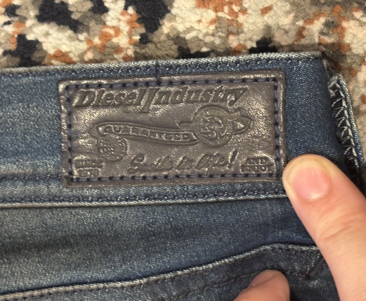 Diesel Diesel Slim Bootcut Lowleeh Jeans Womens 30 x 32 NWT Size 30" / US 8 / IT 44 - 5 Thumbnail