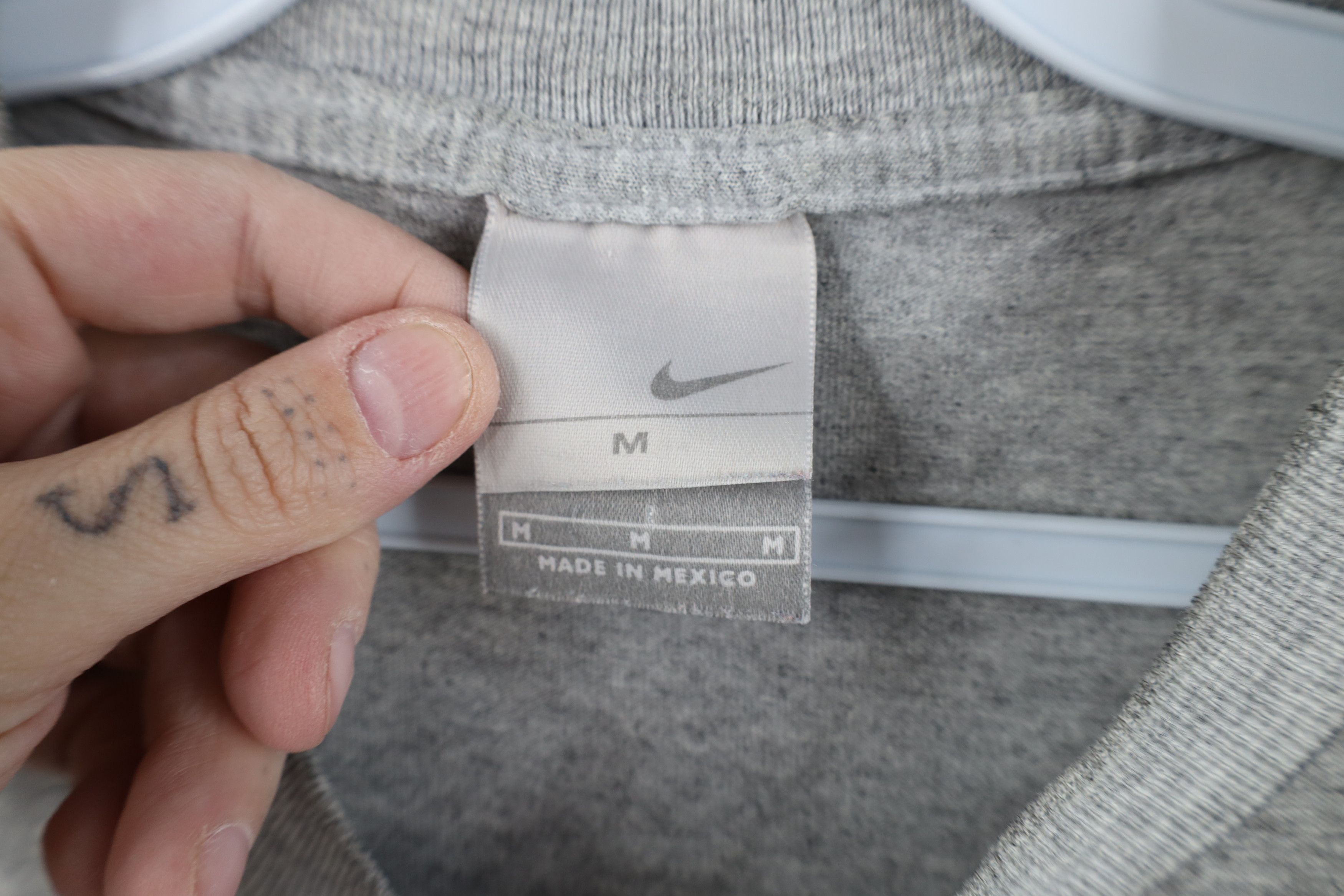 Nike Vintage Y2K Nike Basketball Scott Center Swoosh T-Shirt Gray Size US M / EU 48-50 / 2 - 8 Thumbnail