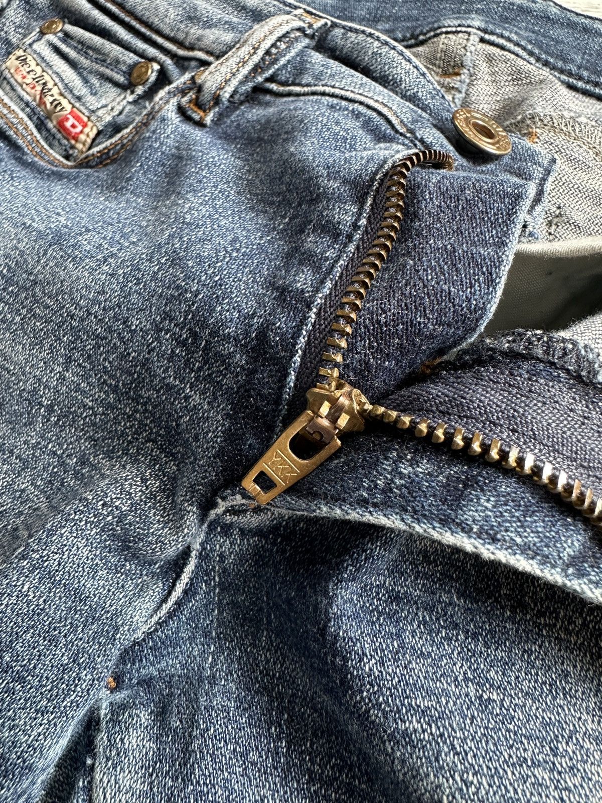 Diesel Y2K DIESEL Karab Low Rise Skinny JeansZipper Pockets size 28 Size 28" / US 6 / IT 42 - 12 Thumbnail