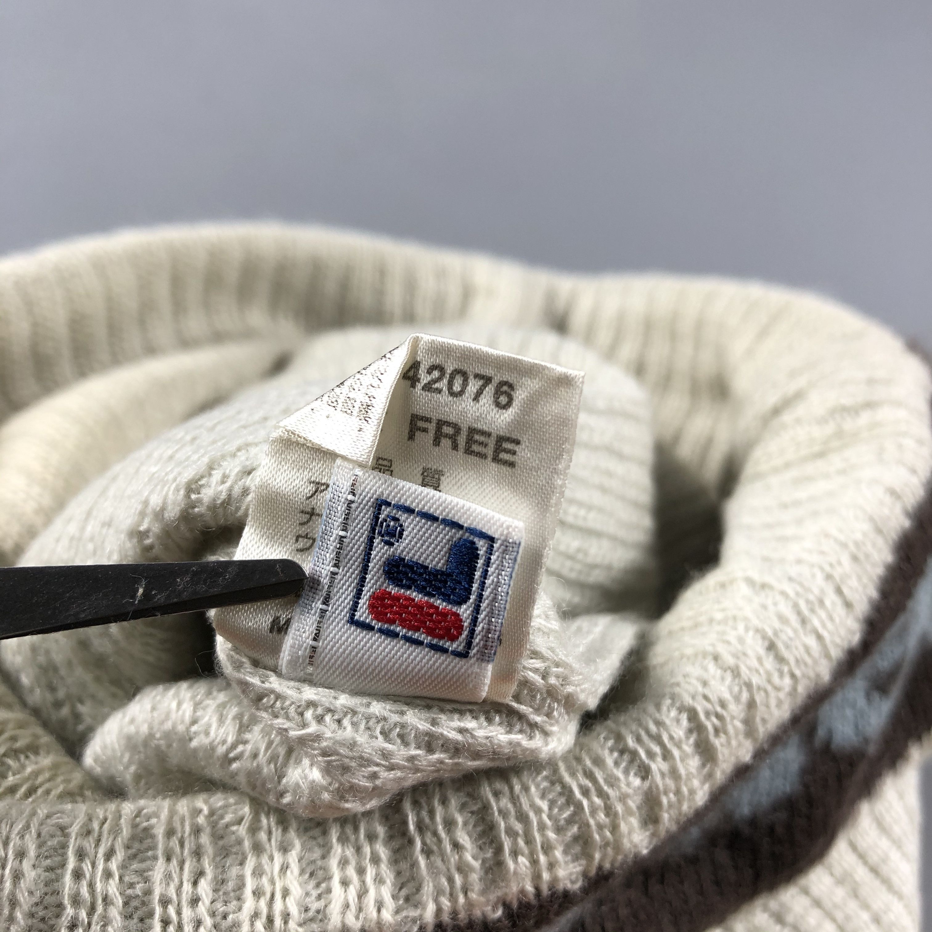 Fila Fila Cable Knit Bobble Beanie Snowcap Snow Hat B739 Size ONE SIZE - 7 Thumbnail