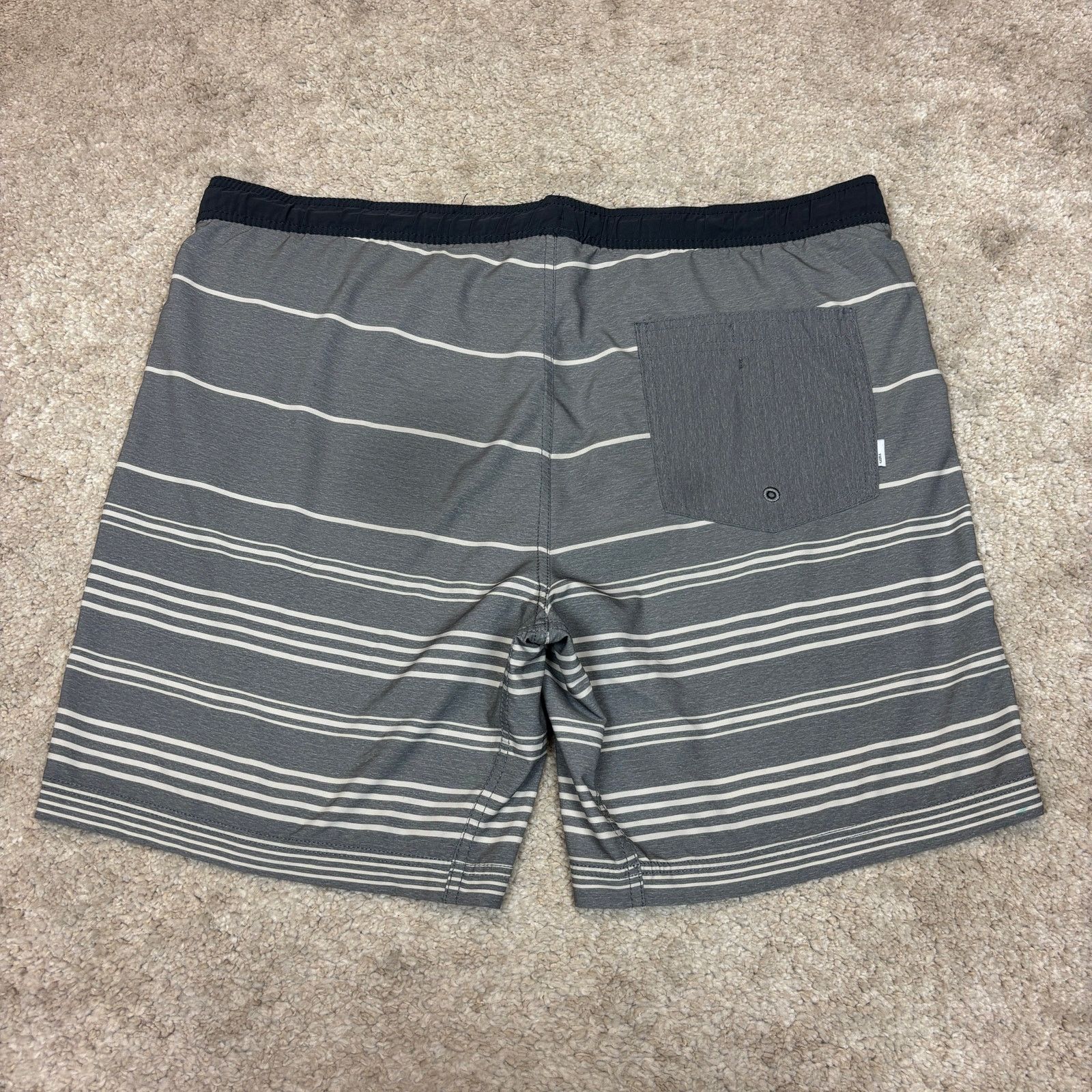 Vuori Vuori 7" Shorts Mens Size 38 Gray Striped Lined Kore Hybrid Size US 38 / EU 54 - 3 Thumbnail