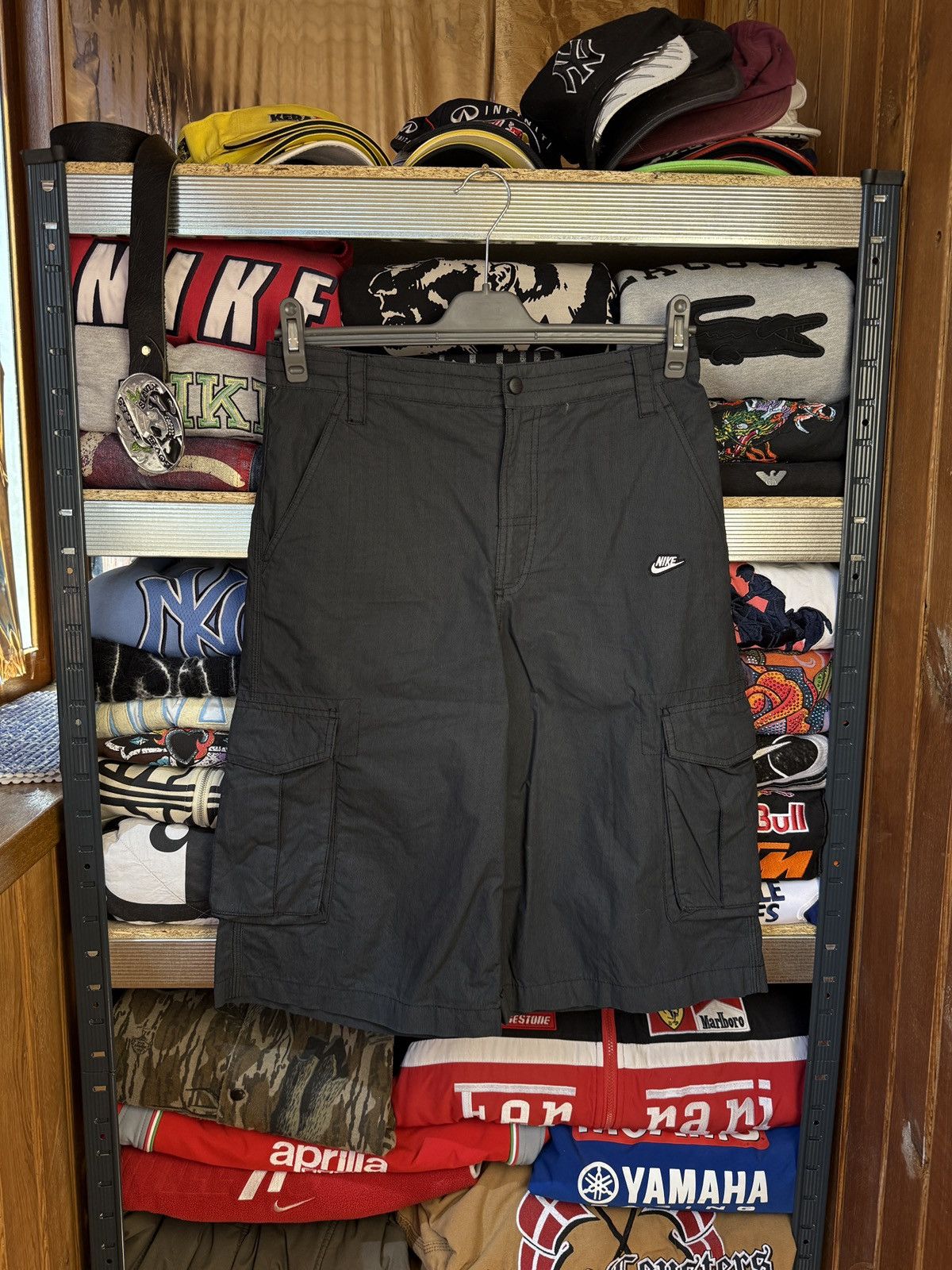 Nike Nike vintage cargo shorts Size US 34 / EU 50 - 1 Thumbnail
