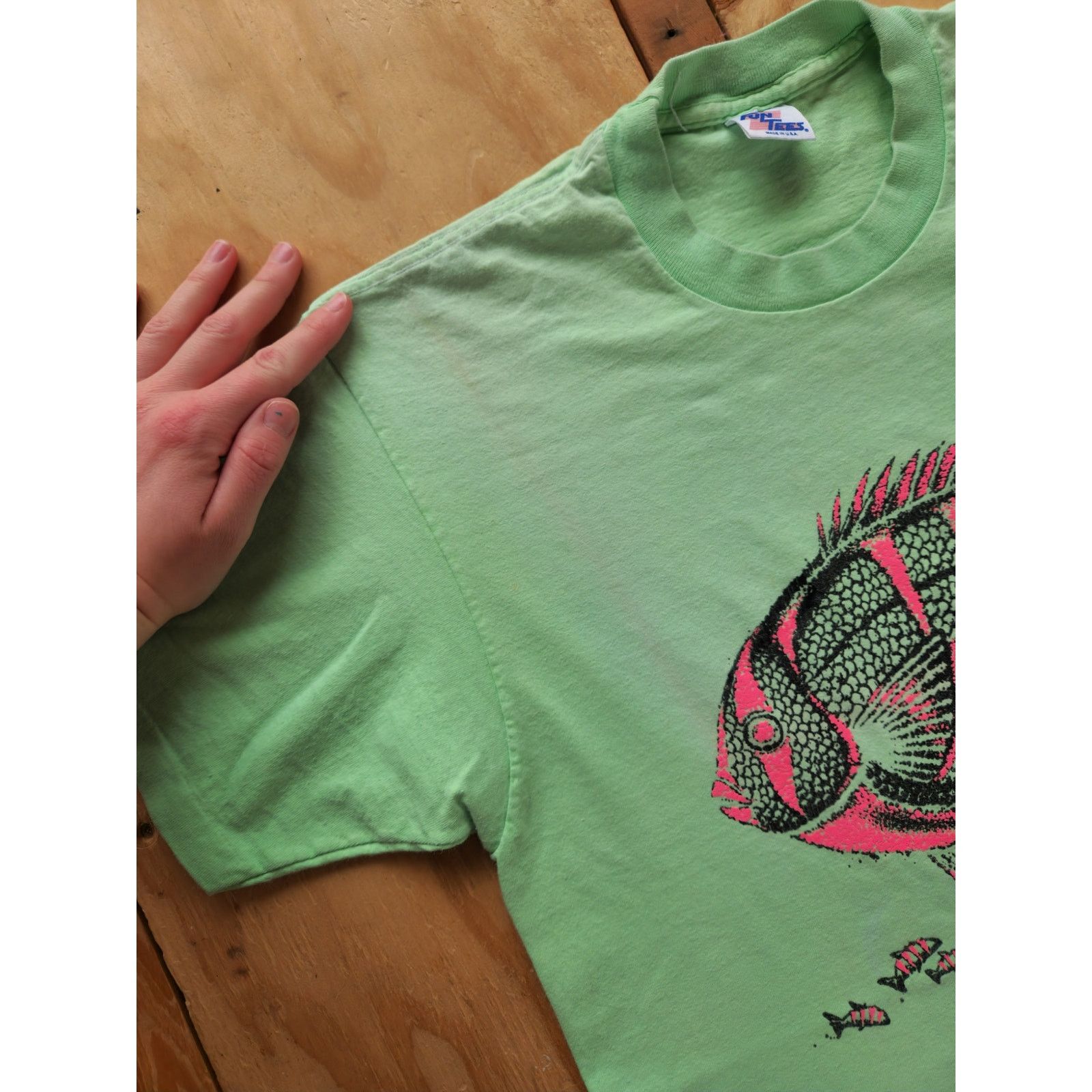 Vintage Vintage San Diego Fish Art Neon Single Stitch Shirt Faded XL Size US XL / EU 56 / 4 - 11 Thumbnail