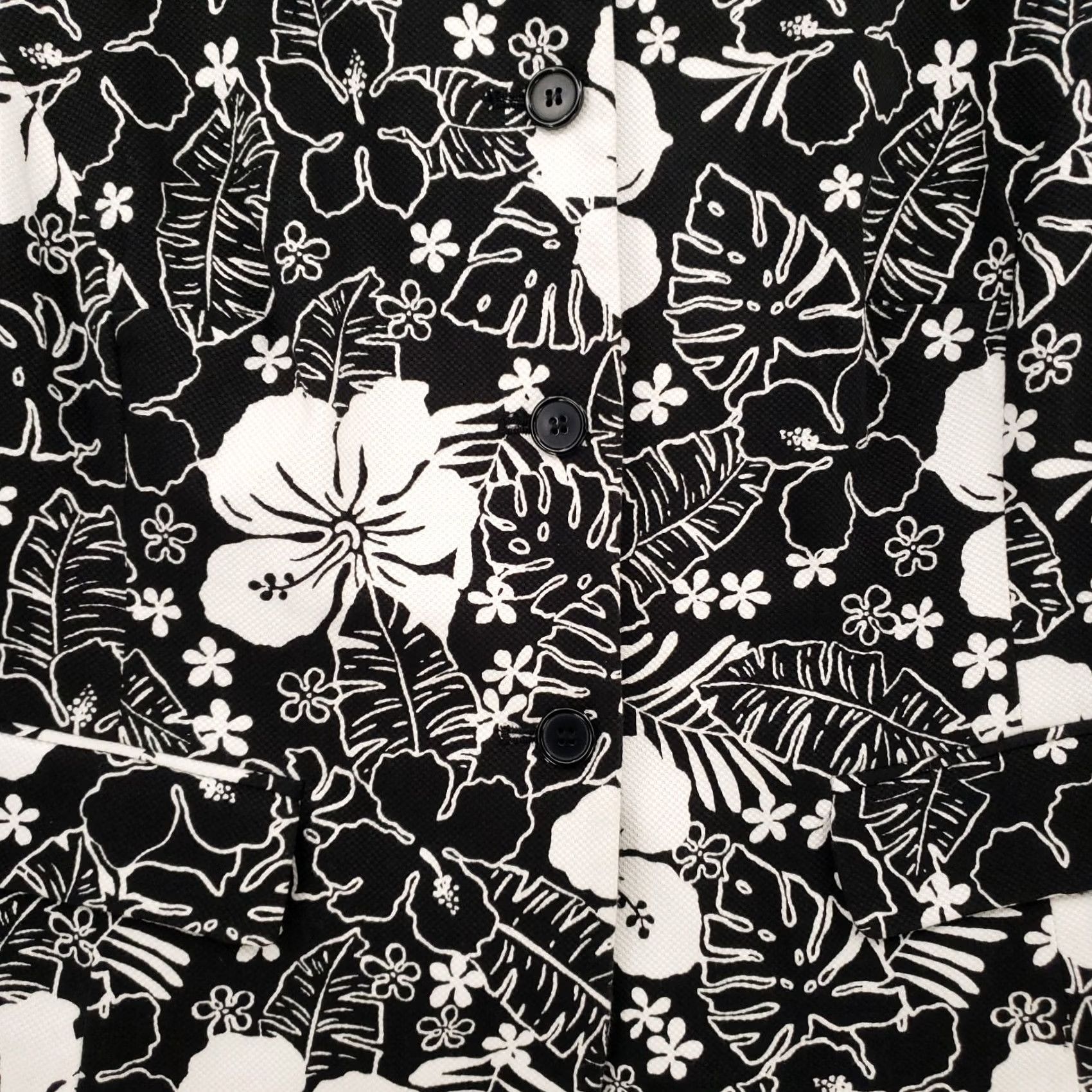 Croft & Barrow Croft & Barrow Jacket Womens 12 Black Long Sleeve Floral Button Front Cropped Short Jacket Size XL / US 12-14 / IT 48-50 - 4 Thumbnail