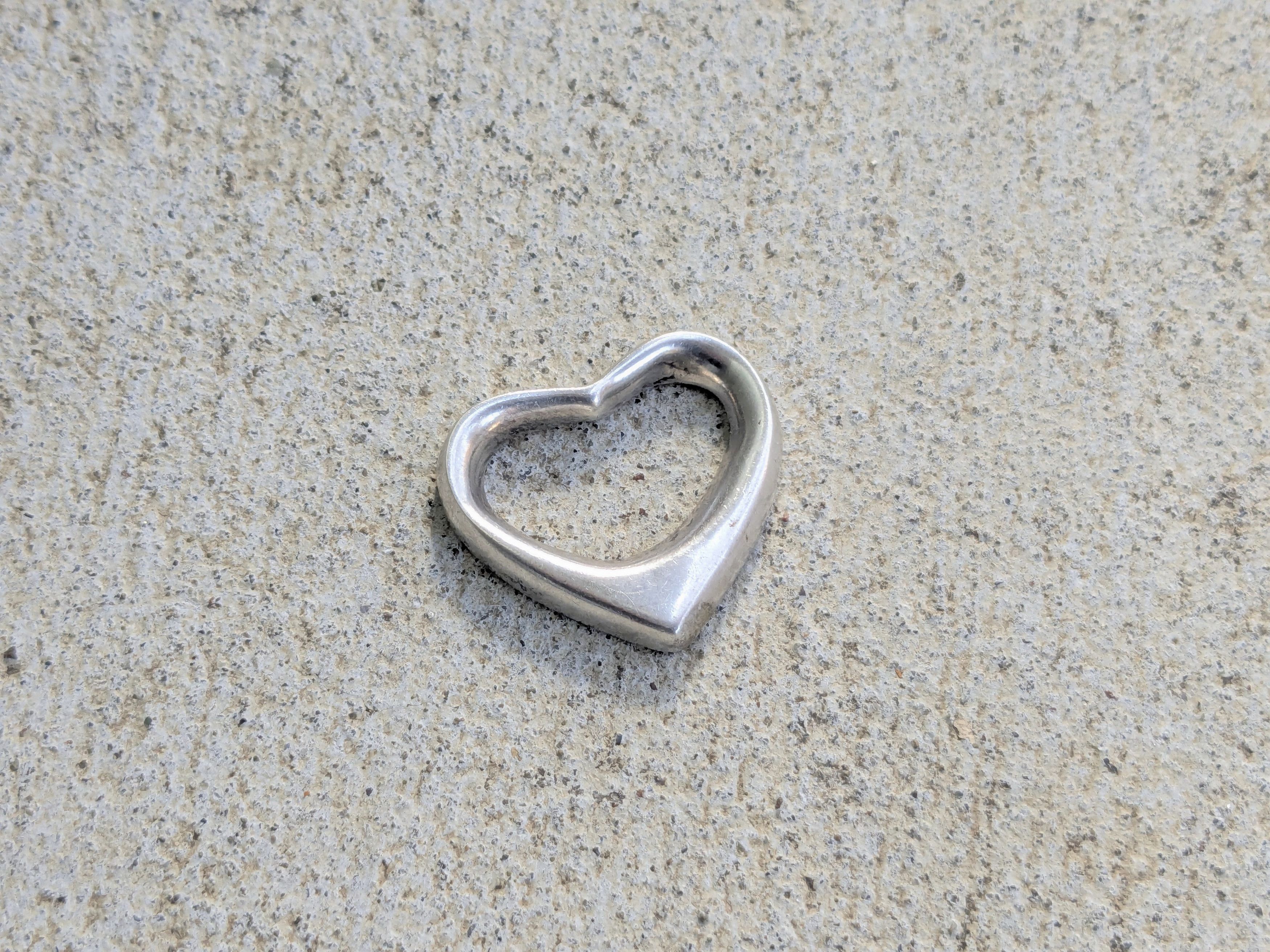 Jewelry × Vintage Vintage Sterling Silver Heart Pendant Taxco Mexico Size ONE SIZE - 2 Thumbnail