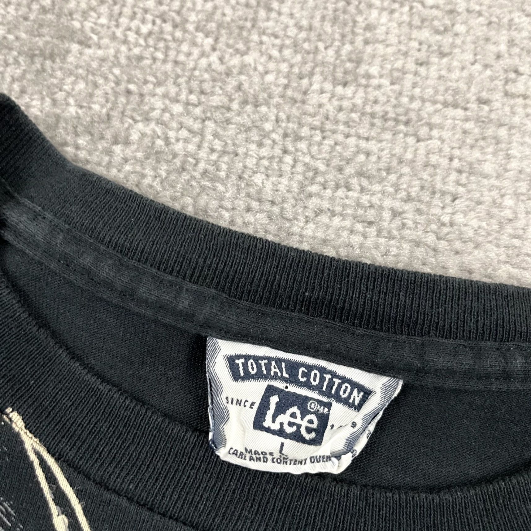 Lee VINTAGE Lee Halloween Shirt Women’s Medium Crew Neck Short Sleeve 100% Cotton Black Bat Print 90s Theme Mens/Womens Size M / US 6-8 / IT 42-44 - 3 Thumbnail