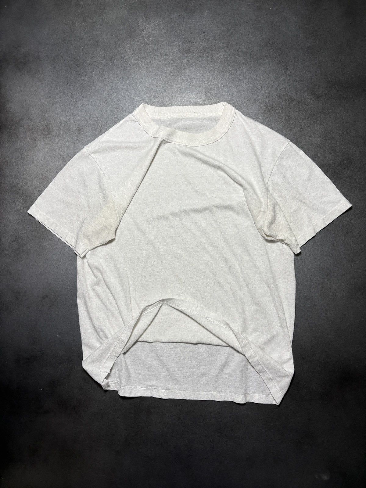 Vintage Vintage Blank Tee White T-Shirt 1970s 1980s Tubular Base Lay Size US S / EU 44-46 / 1 - 2 Thumbnail