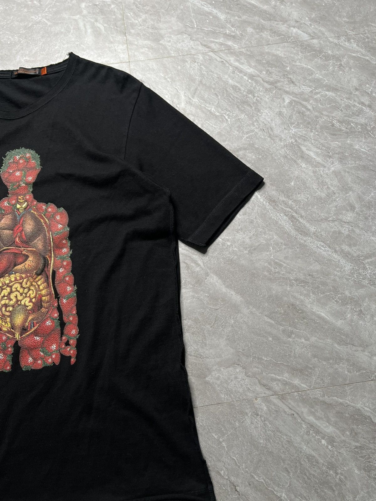 Undercover Undercover S/S 05 But Beautiful Strawberry Anatomy Tee Size US L / EU 52-54 / 3 - 3 Thumbnail