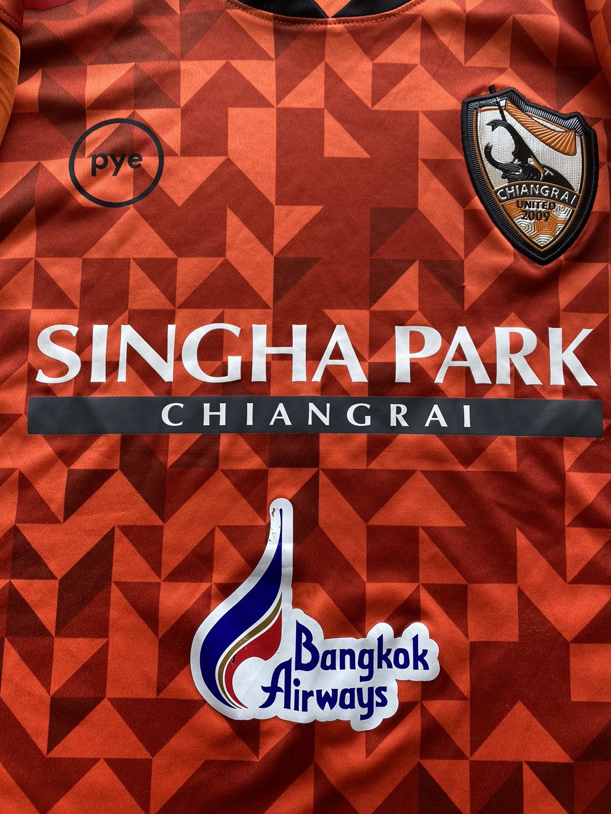 Vintage Chiangrai United Thailand 2017/2018 home football jersey FBT Size US XL / EU 56 / 4 - 7 Thumbnail
