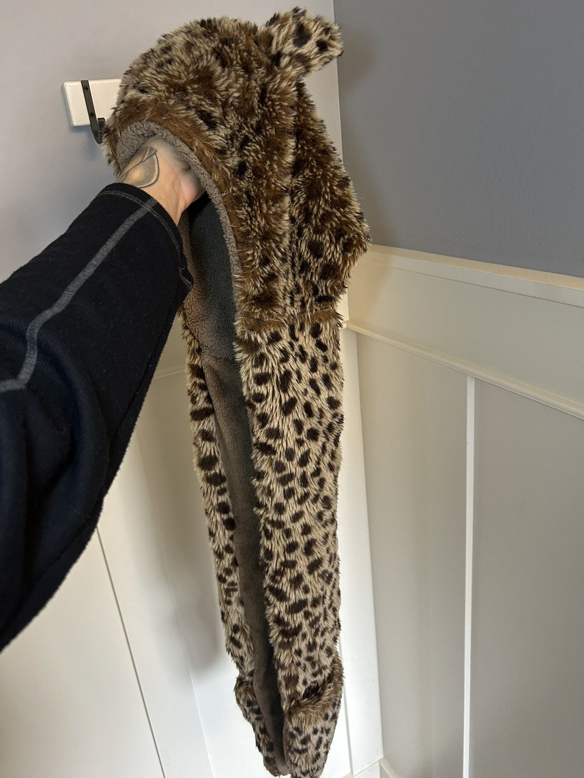 Aldo Vintage Aldo sherpa fleece lined leopard fur hat accessory Size ONE SIZE - 16 Thumbnail