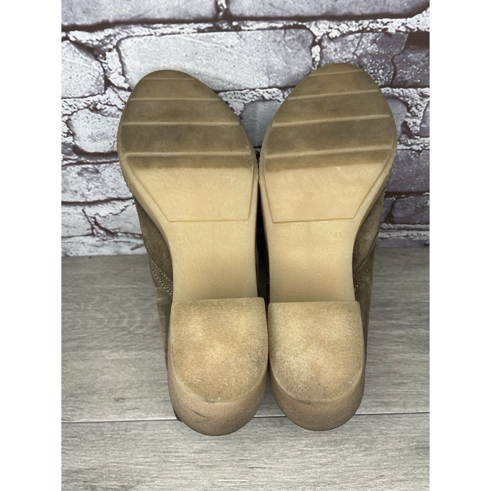 Other TONI PONS Winter Taupe Suede Ankle High Top Lace Heel Bootie Size US 10.5 / IT 40.5 - 16 Thumbnail