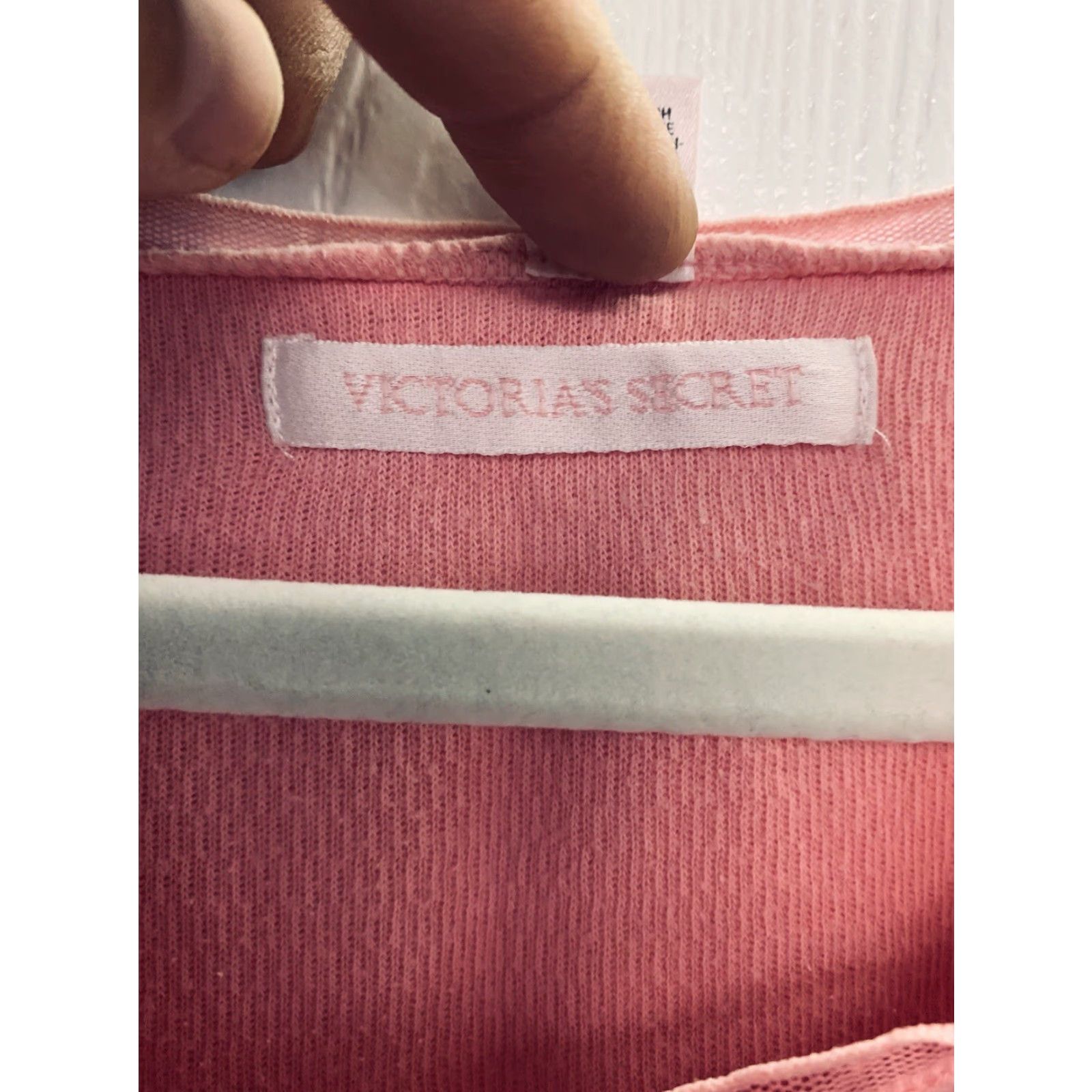 Victoria's Secret Victoria's Secret Pajama Set Shirt Capri Wide Leg Pink L Women Adult Large Long Sleeve Pink Capri Pajama Set Size L / US 10 / IT 46 - 2 Thumbnail