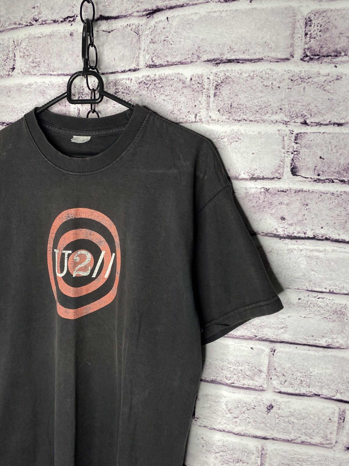 Band Tees Men's Vintage 2004 T-Shirt U2 To Dismantle An Atomic Bomb Size US L / EU 52-54 / 3 - 3 Thumbnail