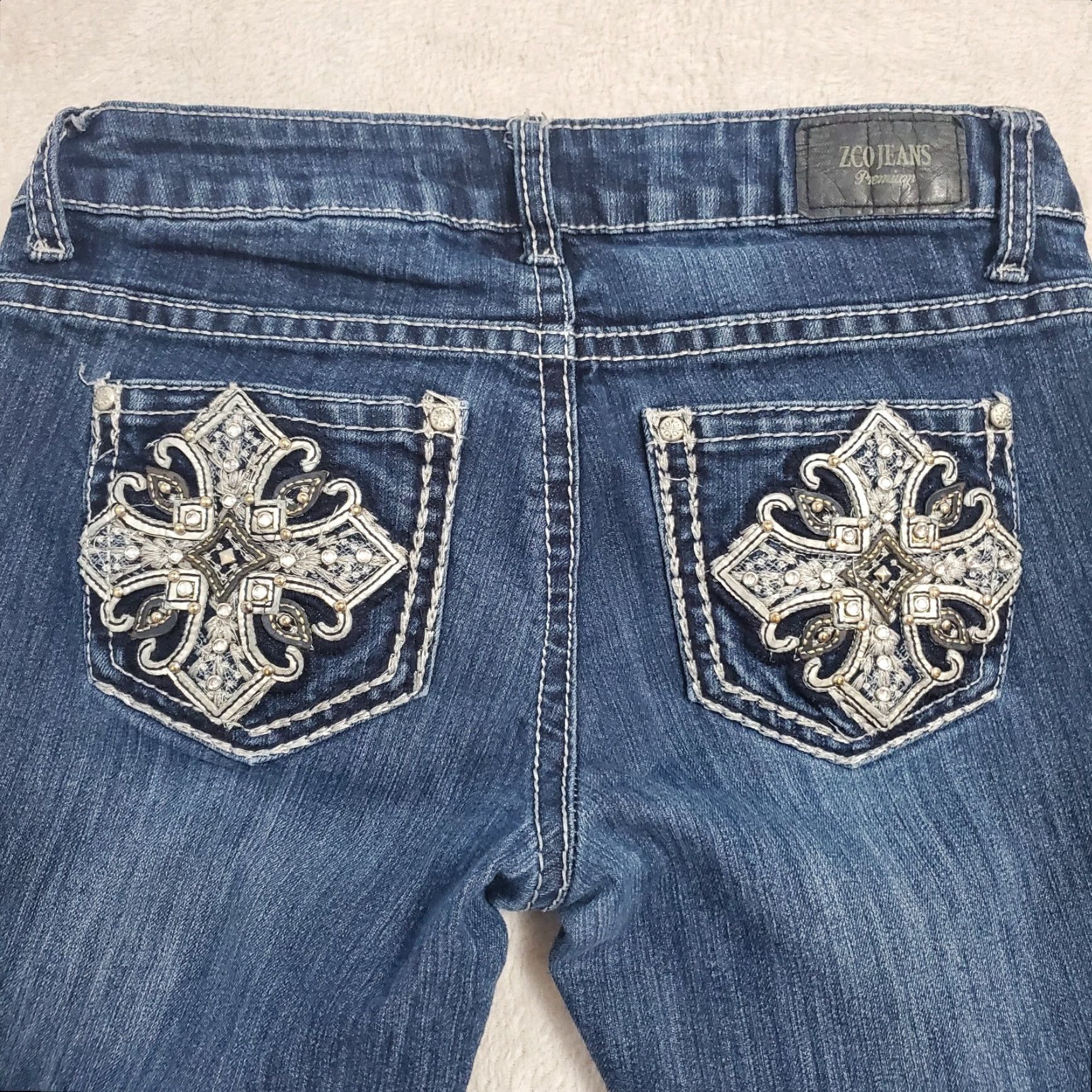 Vintage ZCO Jeans Premium Jeans Juniors 5 Blue Med Wash Low Rise Embroidered Pockets Rhinestone Bling Skinny 5-Pocket Design 90s Womens Size 27" / US 4 / IT 40 - 2 Thumbnail