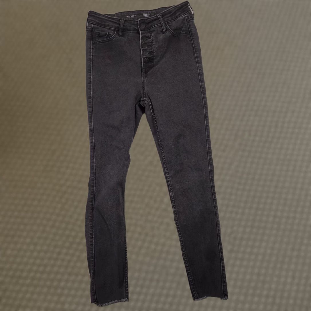 Old Navy Old Navy Rockstar Super Skinny Jeans Womens 6 Crop Black Extra High Rise Raw Hem Size 28" / US 6 / IT 42 - 1 Thumbnail