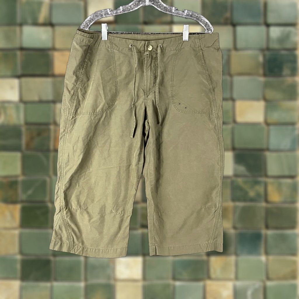 Vintage COLUMBIA Green Bermuda Shorts Women's L Regular Size 36" / US 14 / IT 50 - 1 Thumbnail