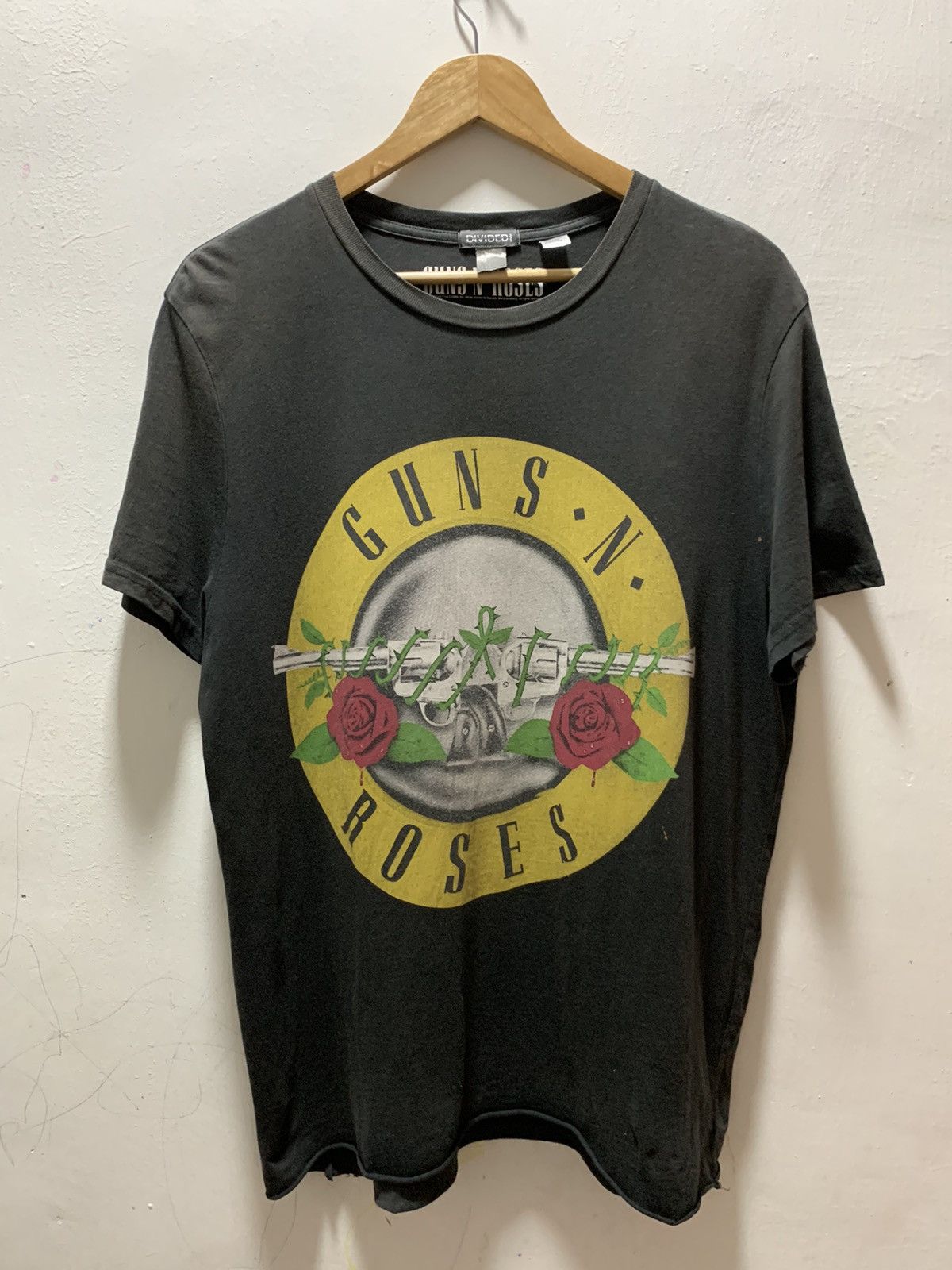 Band Tees Guns N' Roses Distressed Faded T-shirt Size US L / EU 52-54 / 3 - 1 Thumbnail