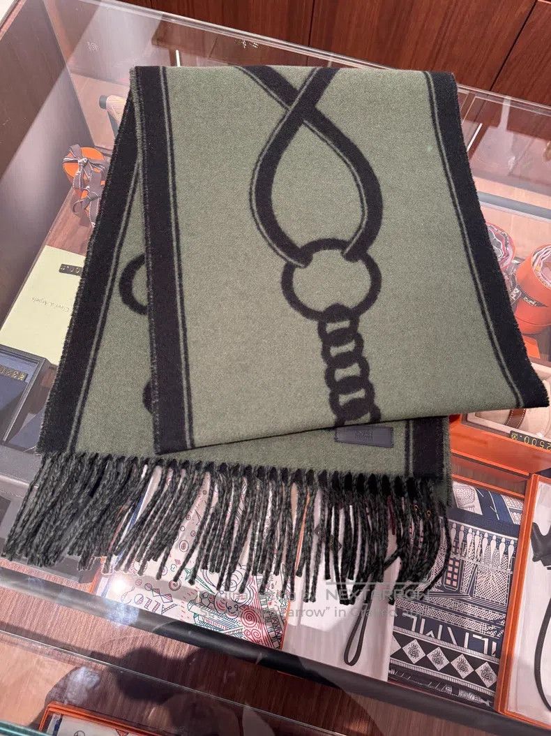 Hermes Hermes size 30×160cm Casaque Mors scarf, camouflage green/b Size ONE SIZE - 5 Thumbnail