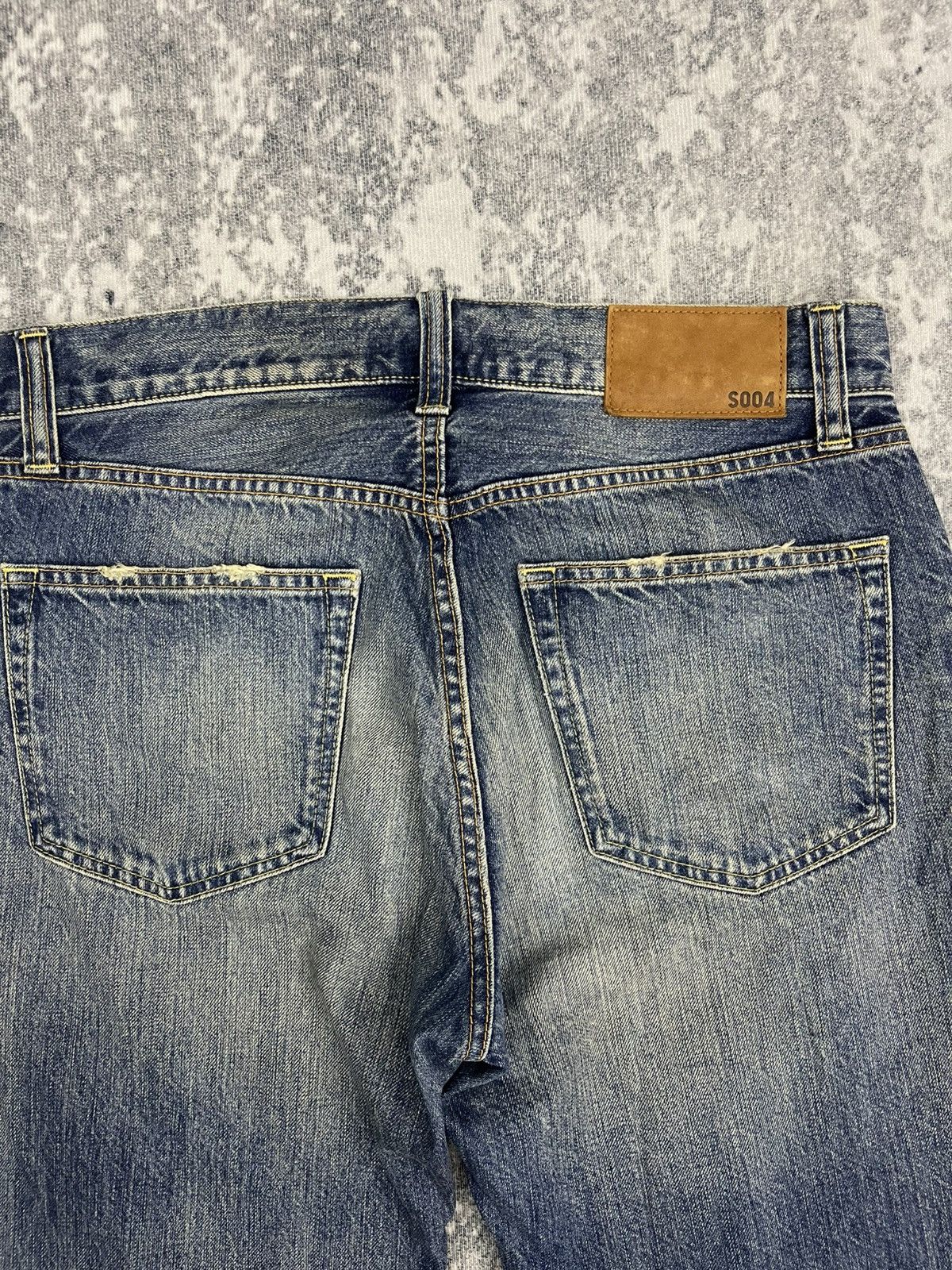 Uniqlo Vtg Uniqlo UJ S004 Loose Fit Straight Blue Washed Denim s5 Size US 31 - 12 Thumbnail