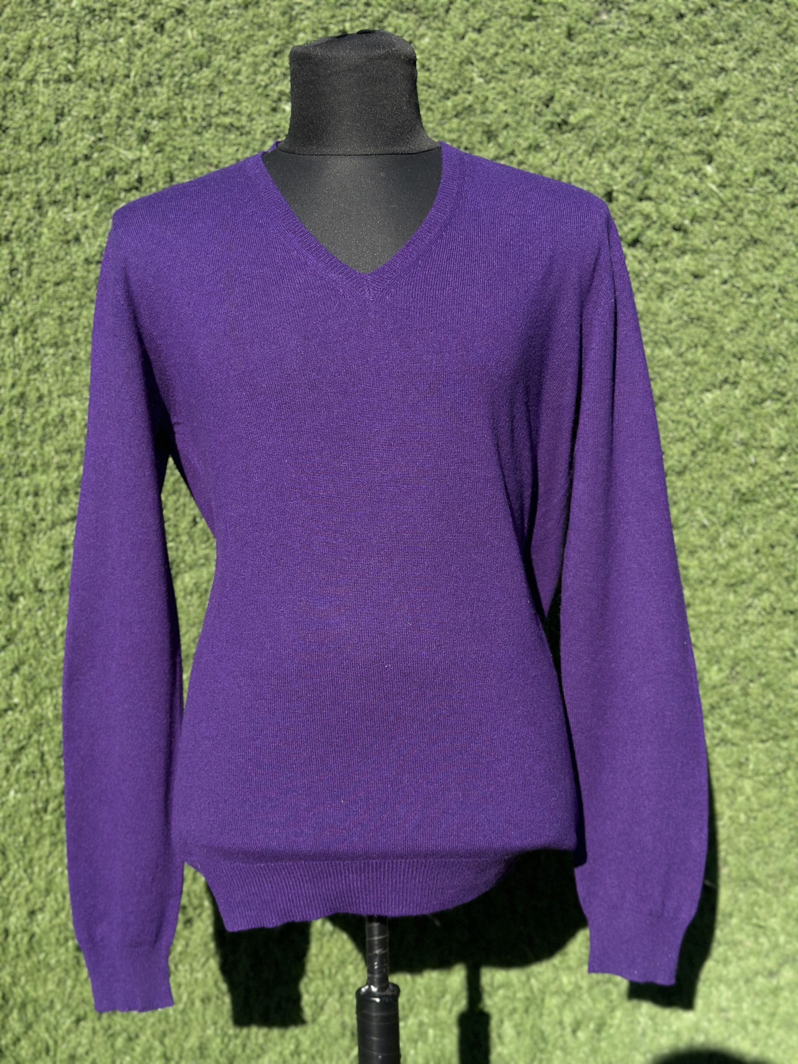 Prada Prada Men’s V-Neck Fine Wool Knit Sweater Size 52 IT L Size US L / EU 52-54 / 3 - 2 Thumbnail
