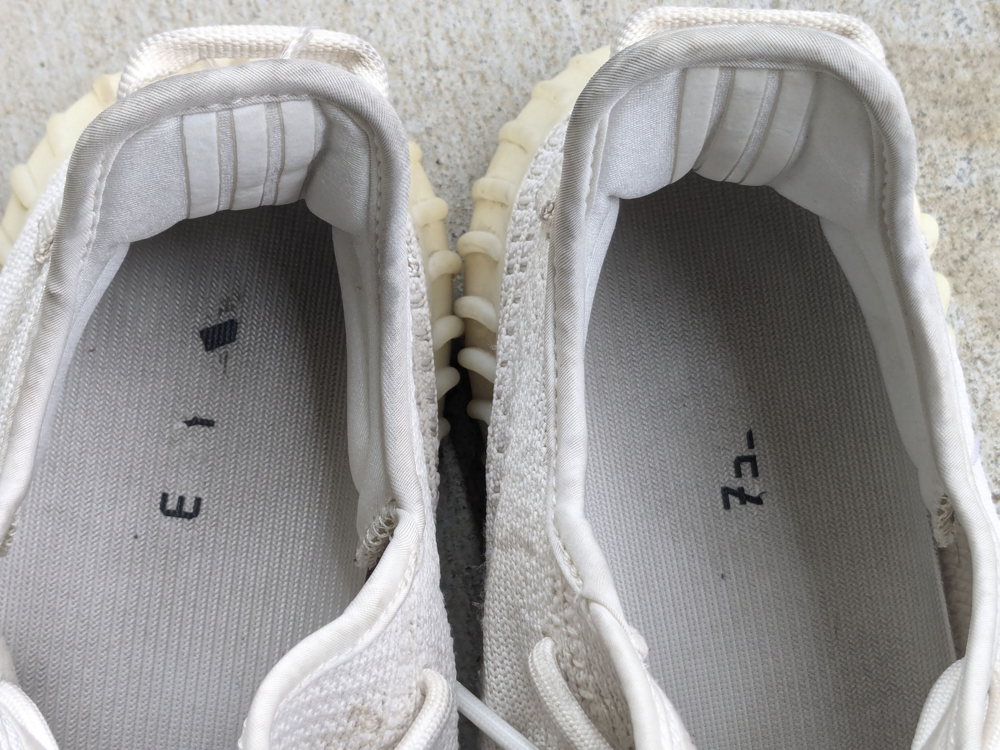 Adidas × Kanye West Adidas Yeezy Boost 350 V2 Bone HQ6316 Kanye West Size US 11.5 / EU 44-45 - 4 Thumbnail