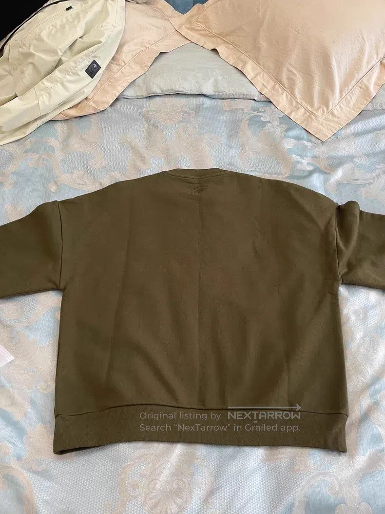 Louis Vuitton Louis Vuitton Front large logo sweatshirt Size US S / EU 44-46 / 1 - 3 Thumbnail