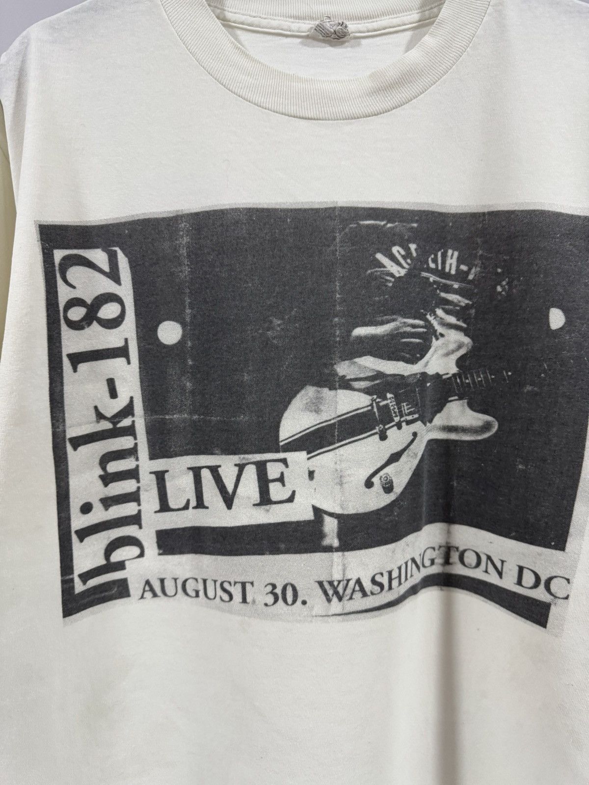 Vintage Vintage Blink 182 Band Tee Size US L / EU 52-54 / 3 - 5 Thumbnail