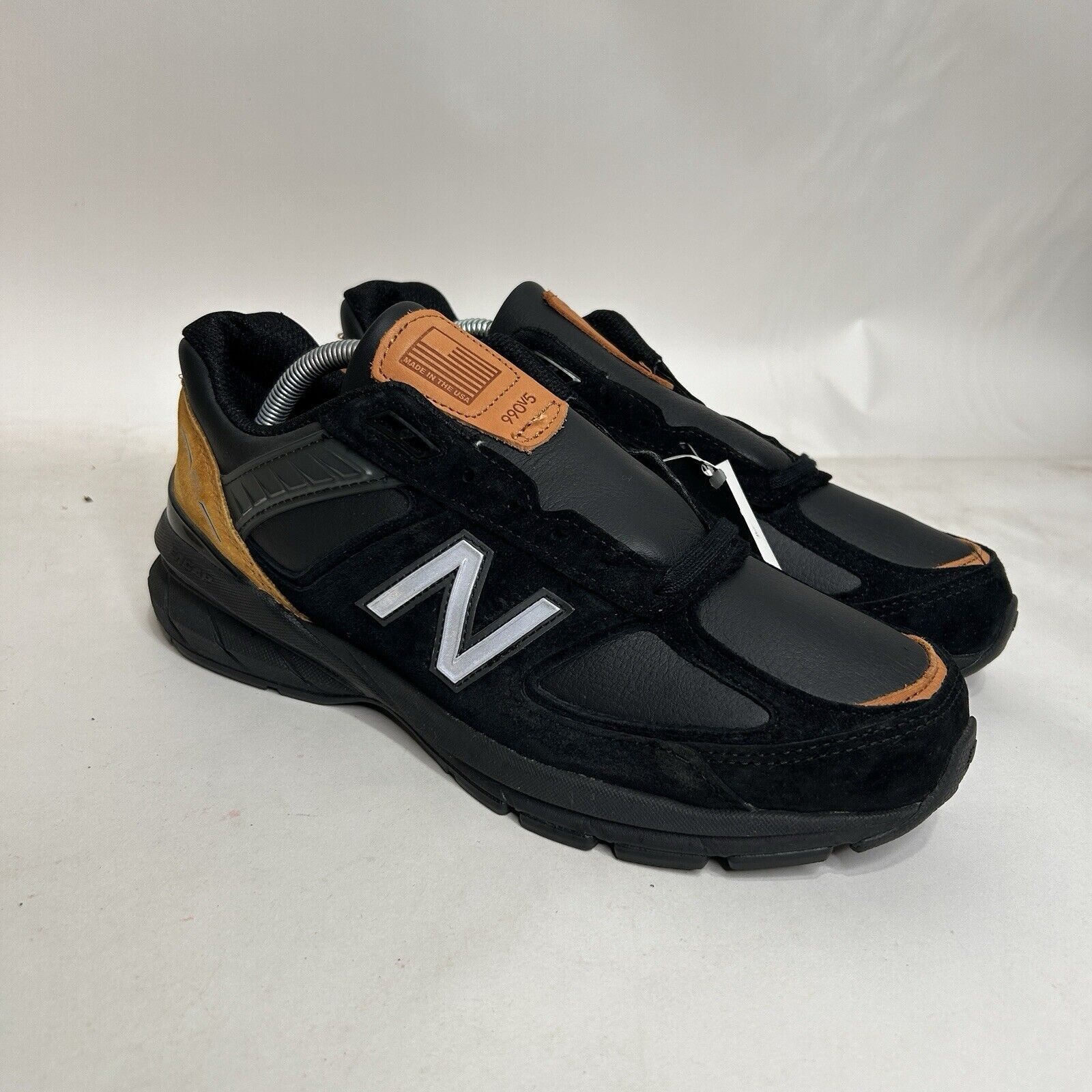 New Balance New Balance Shoes 990v5 Made in USA “Black Tan” 2024 Size US 9 / EU 42 - 1 Thumbnail