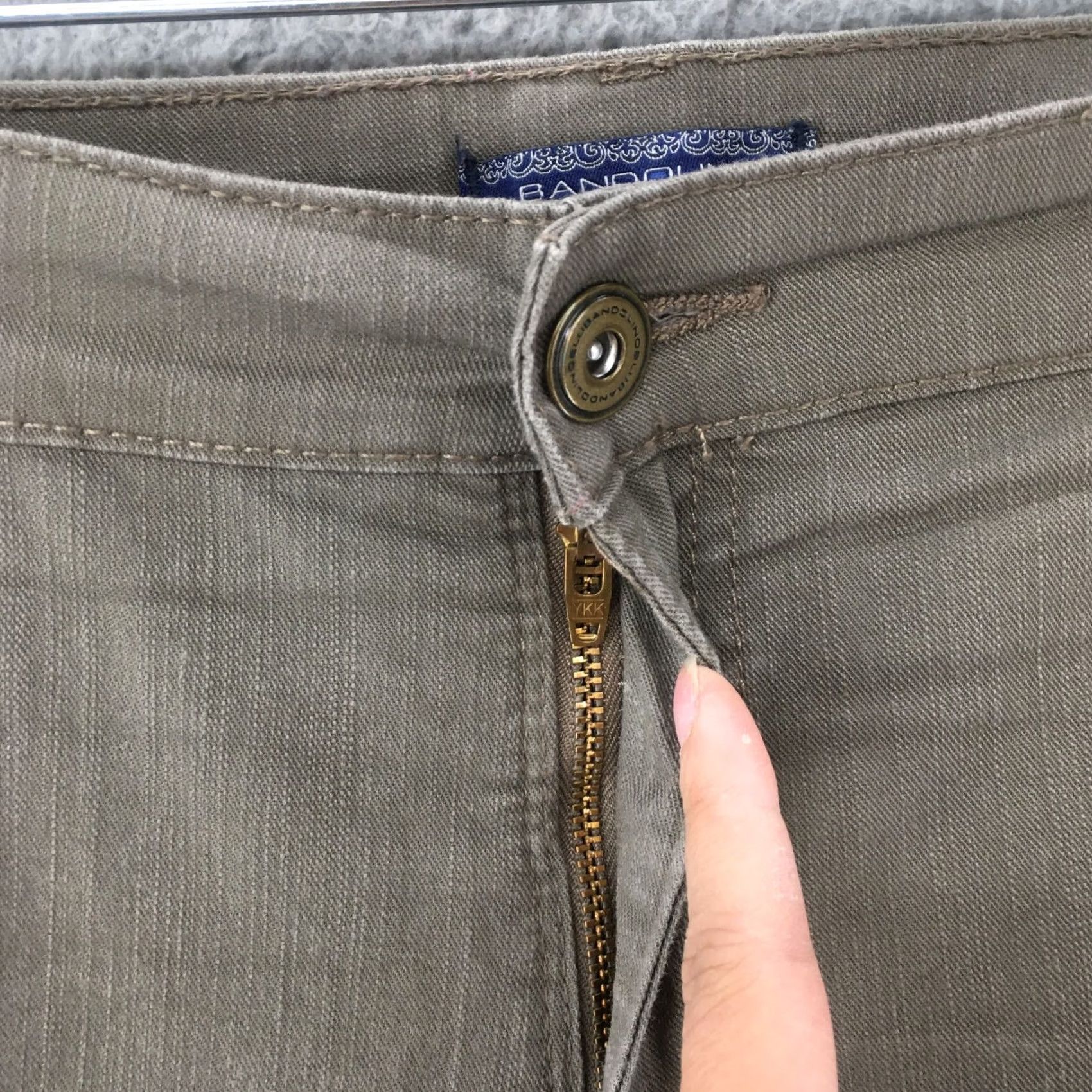 Vintage Bandolino Pants Womens 18 Gray Straight Leg Chino Mid Rise Zip Fly 5-Pockets Shirt Trousers Regular Size 40" / US 18 - 4 Thumbnail