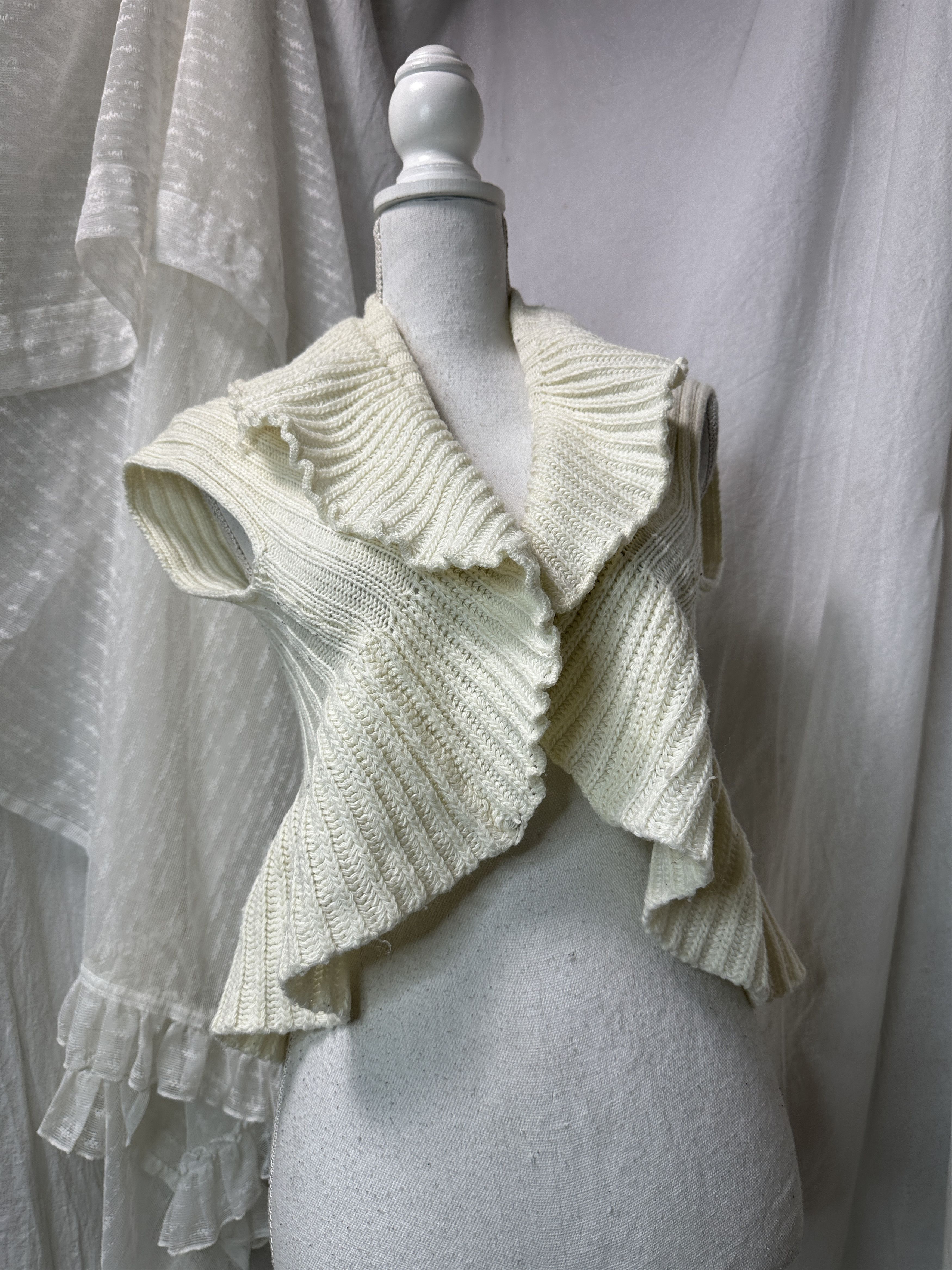 Vintage Vintage Avant Garde Ruffled Short Sleeve Sweater Y2K Size S / US 4 / IT 40 - 1 Thumbnail