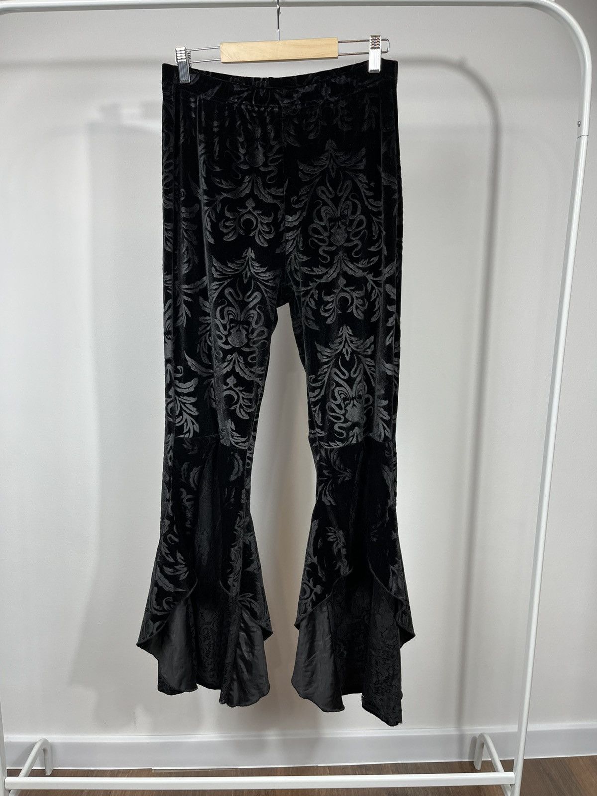 Other Vintage Black Velvet Flared Pants Women L Baroque Bottoms Size 32" / US 10 / IT 46 - 1 Thumbnail