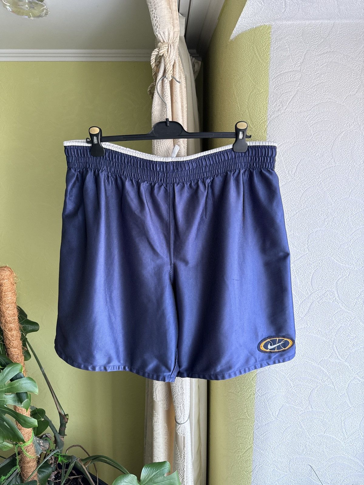 NBA × Nike × Vintage Vintage 90s Nike Basketball Reversible Shorts Big Logo Size US 36 / EU 52 - 4 Thumbnail