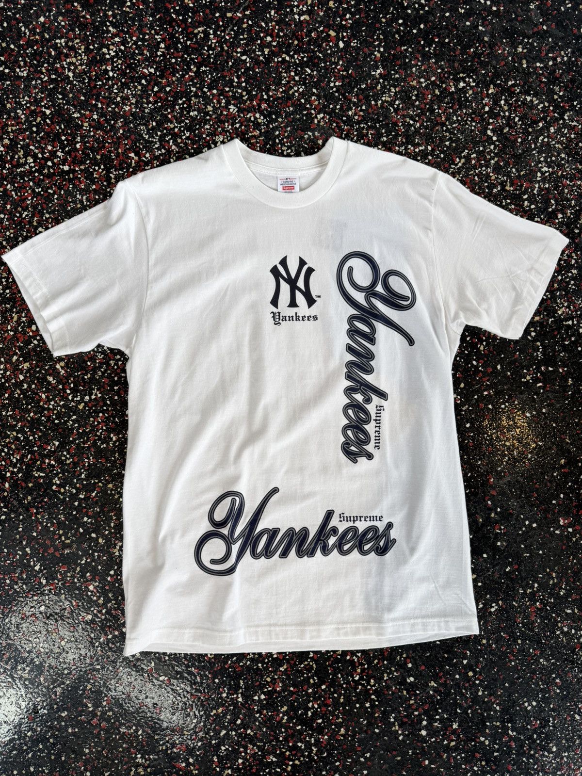 MLB × Supreme Supreme x MLB NY Yankee Tee Size US M / EU 48-50 / 2 - 1 Thumbnail