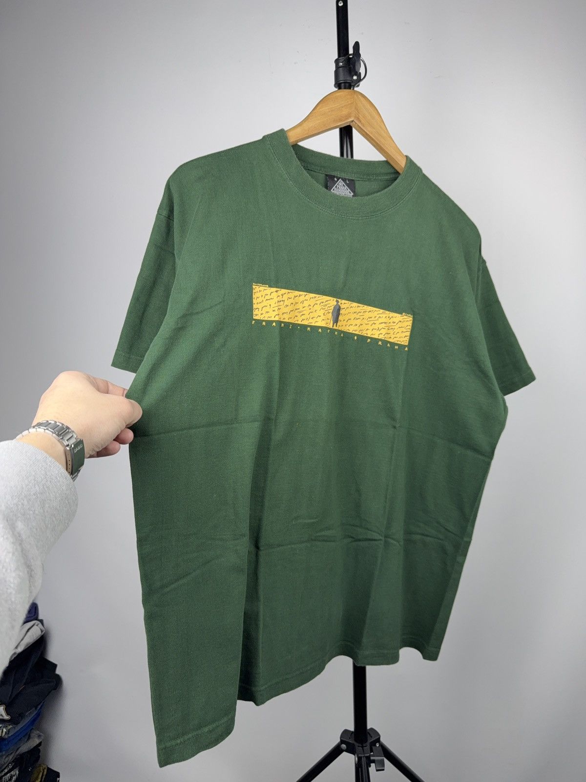 Vintage Vintage 00s Retro Franz Kafka Prague Art Graphic T-Shirt Size US L / EU 52-54 / 3 - 3 Thumbnail