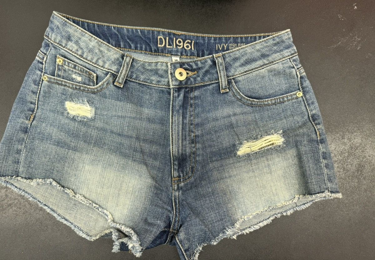 DL1961 DL 1961 Ivy High Rise Premium Denim Shorts Distressed Sz 28 Size 28" / US 6 / IT 42 - 1 Thumbnail