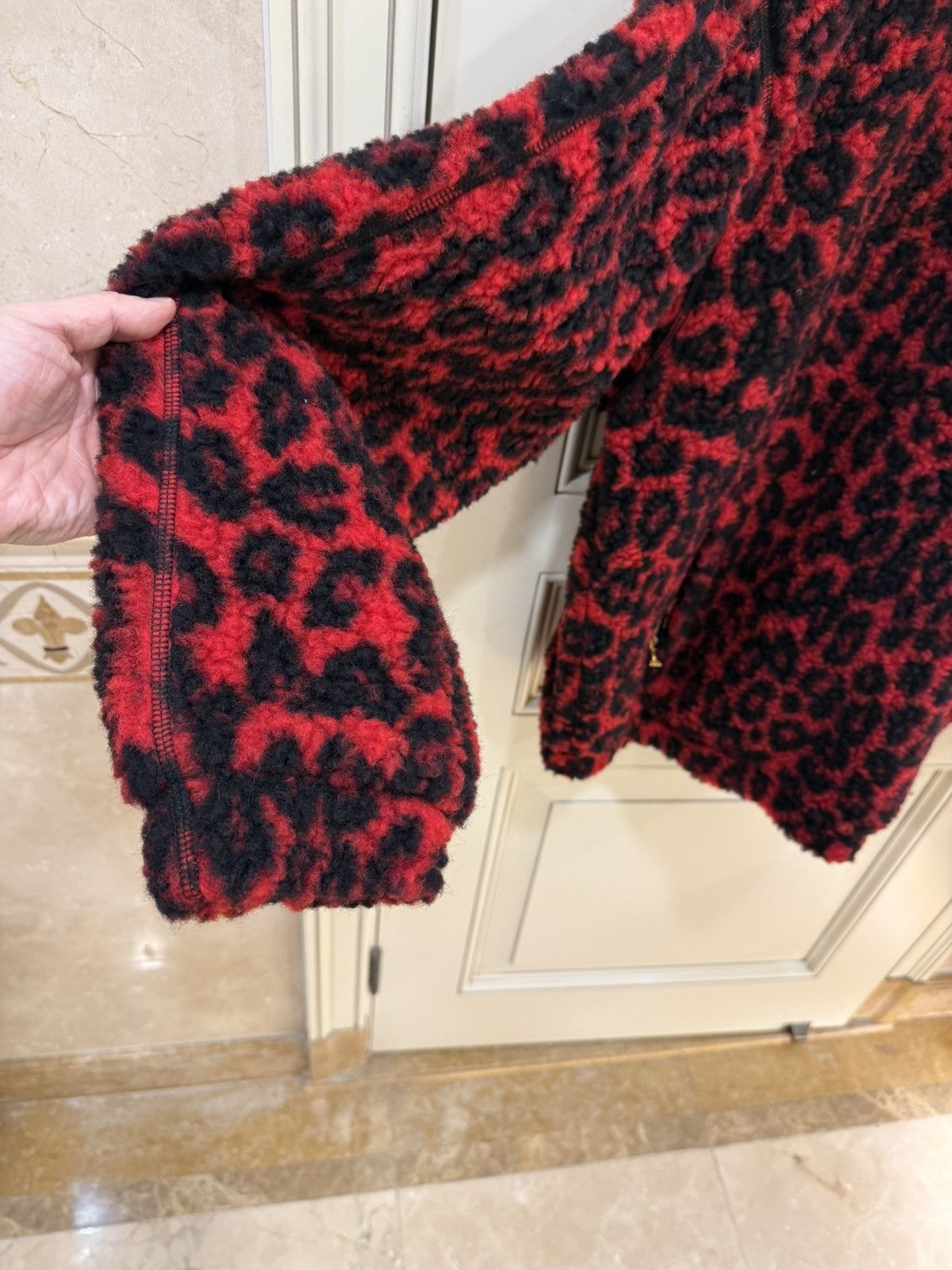 Alexander McQueen Leopard print fleece sweatshirt size M Size US M / EU 48-50 / 2 - 17 Thumbnail