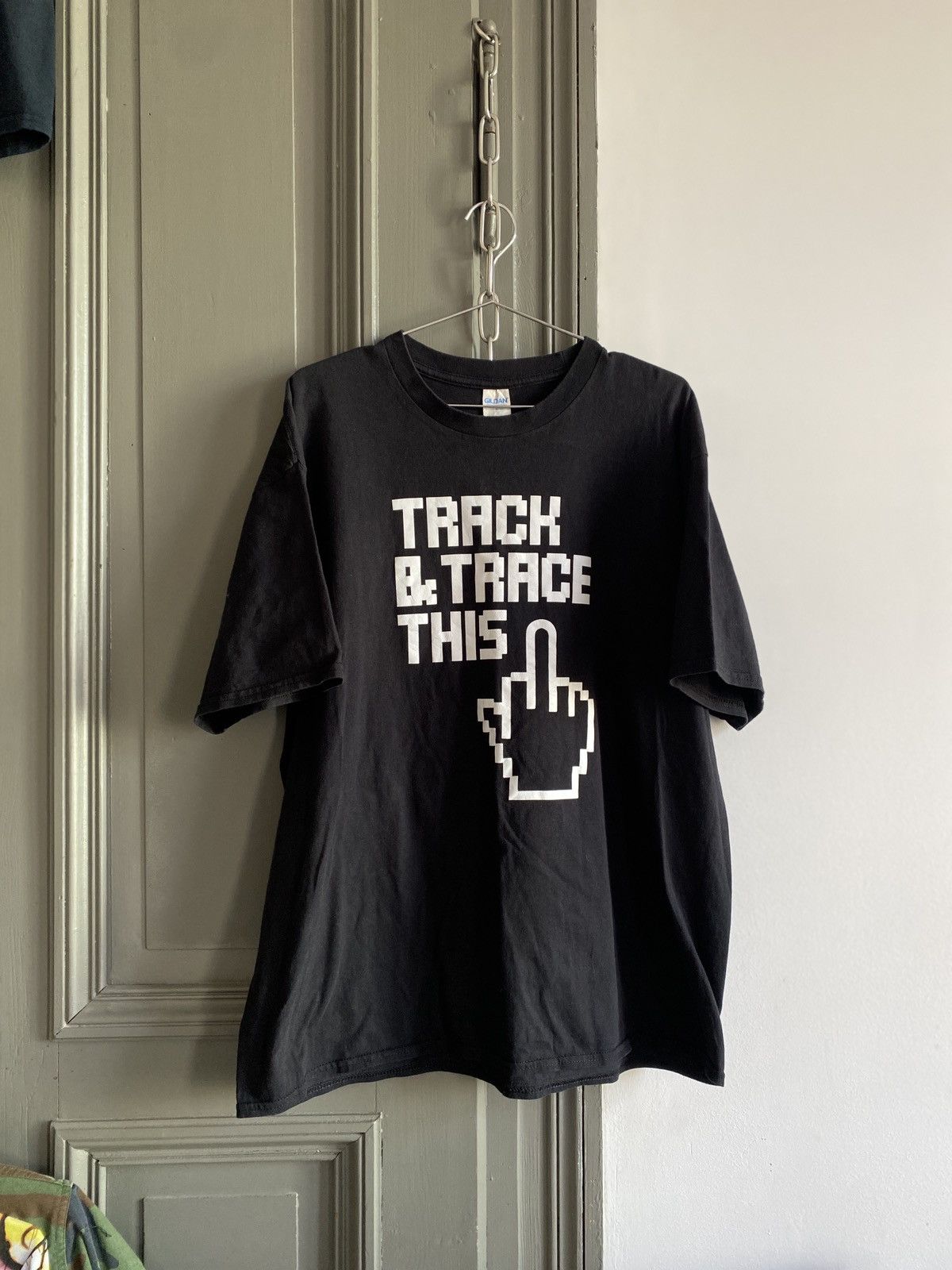 Gildan × Vintage Track&Trace This Fuck T-Shirt Porn Star Tee Size US XL / EU 56 / 4 - 2 Thumbnail