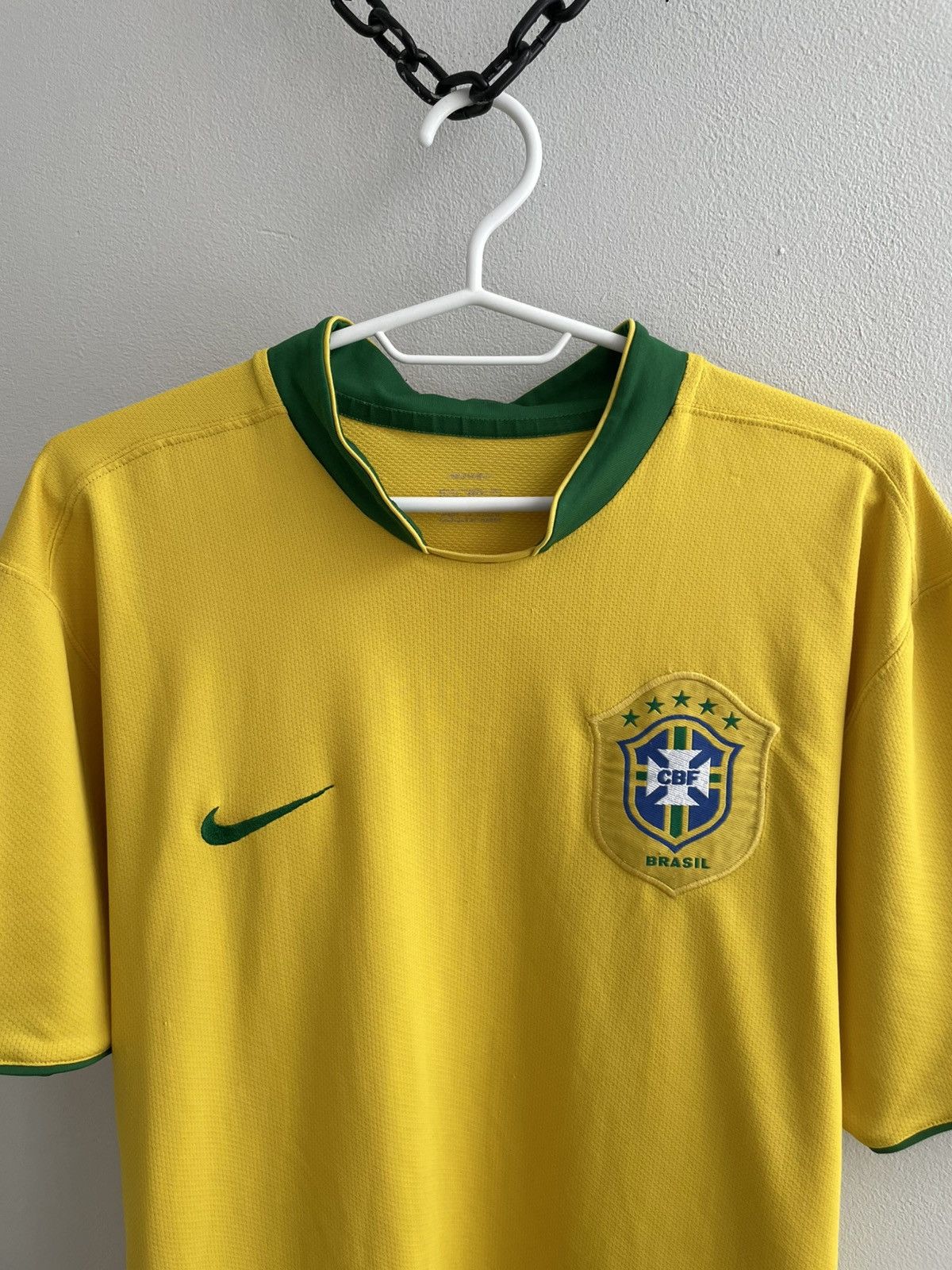 Nike Brazil 2006 2007 Home Football Shirt Soccer Jersey Nike Sz L Size US L / EU 52-54 / 3 - 4 Thumbnail