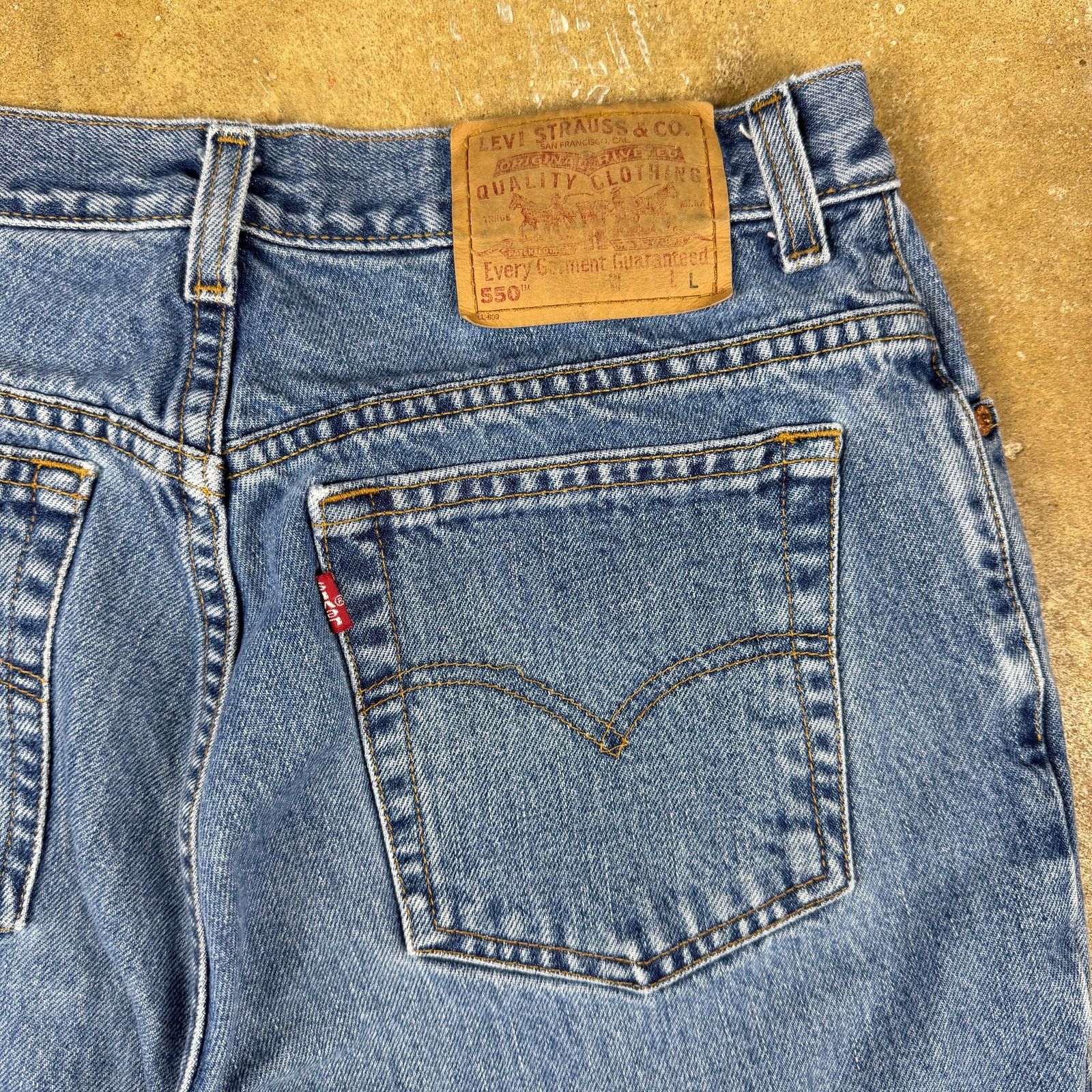 Levi's Vintage Clothing Vintage Levi’s 550 Relaxed Fit Tapered Women’s Size 14 Reg Size 36" / US 14 / IT 50 - 6 Thumbnail