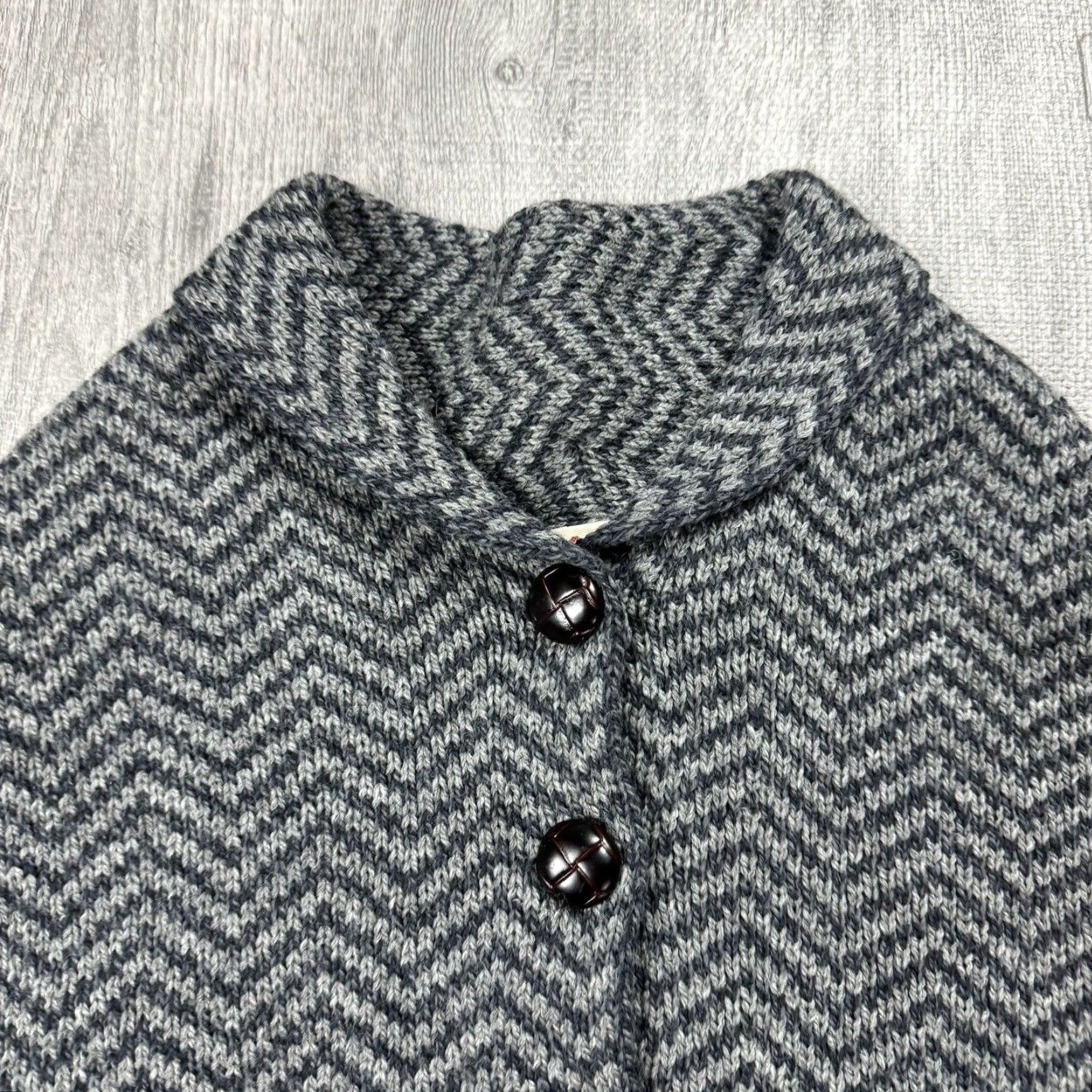 Vintage Carraig Donn Cape Women One Size Gray Tweed 100% Merino Wool Knotted Leather Buttons Shawl Collar Button Ireland Size ONE SIZE - 3 Thumbnail
